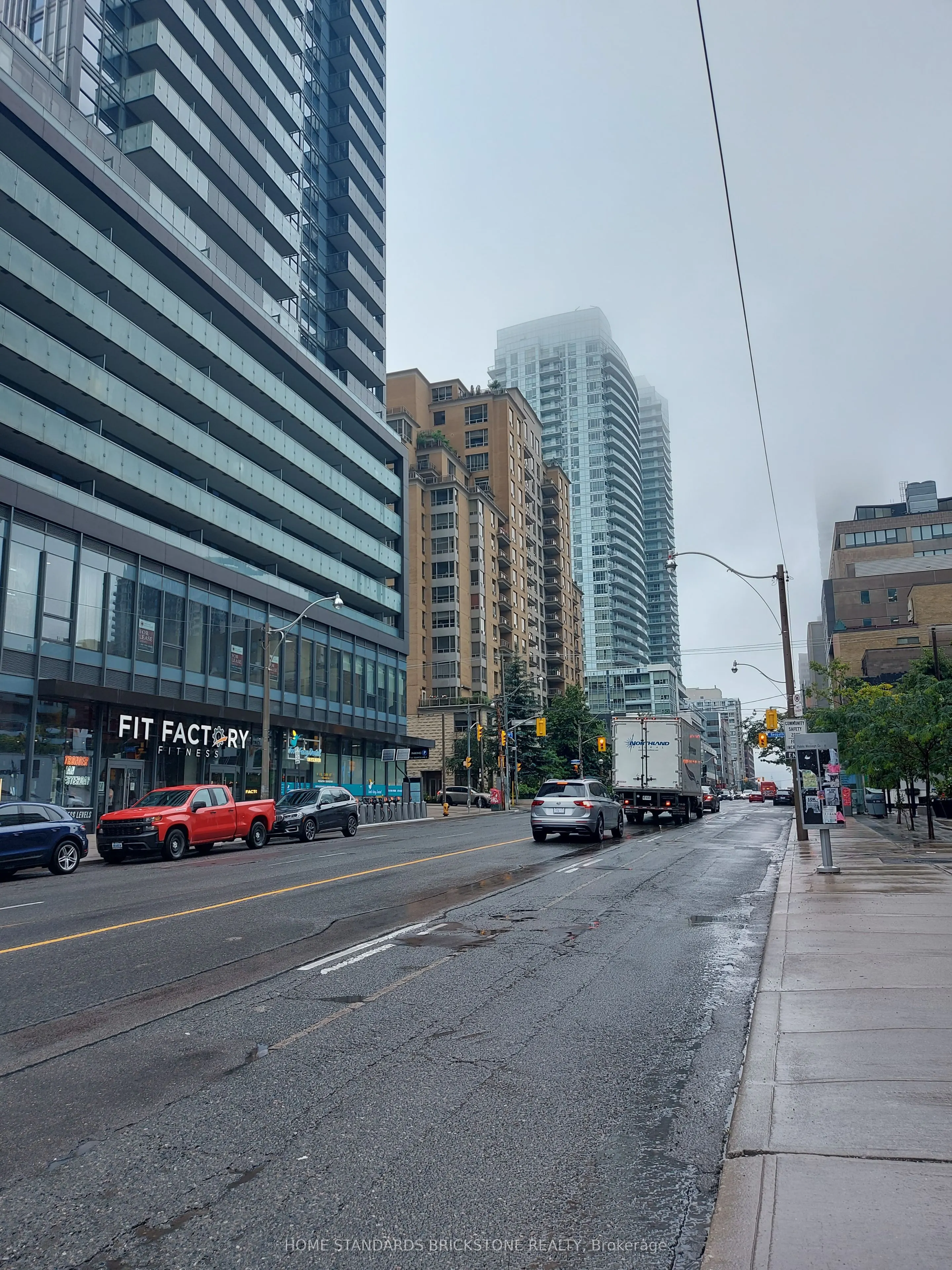 212 Eglinton Avenue E, #906