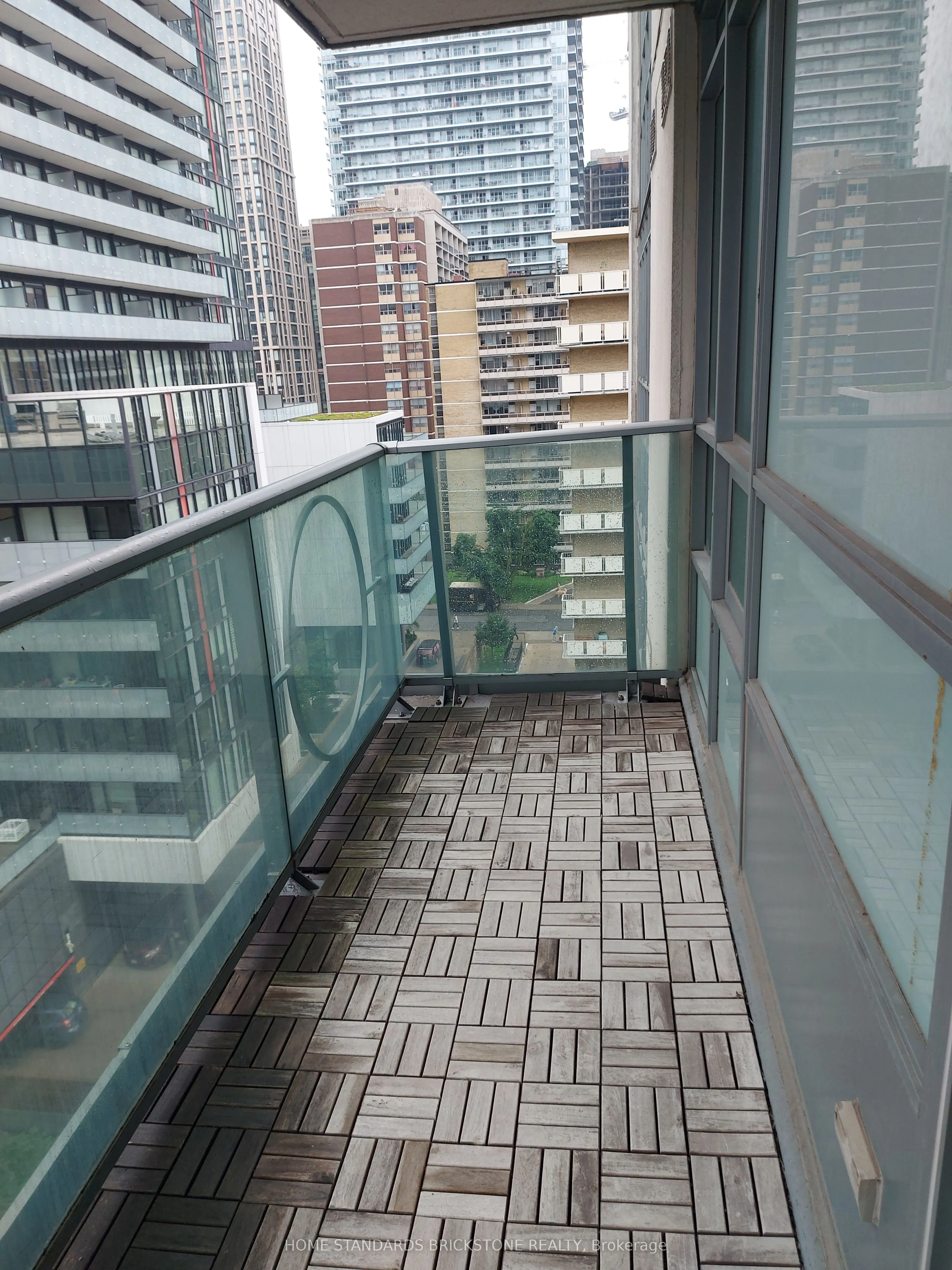 212 Eglinton Avenue E, #906