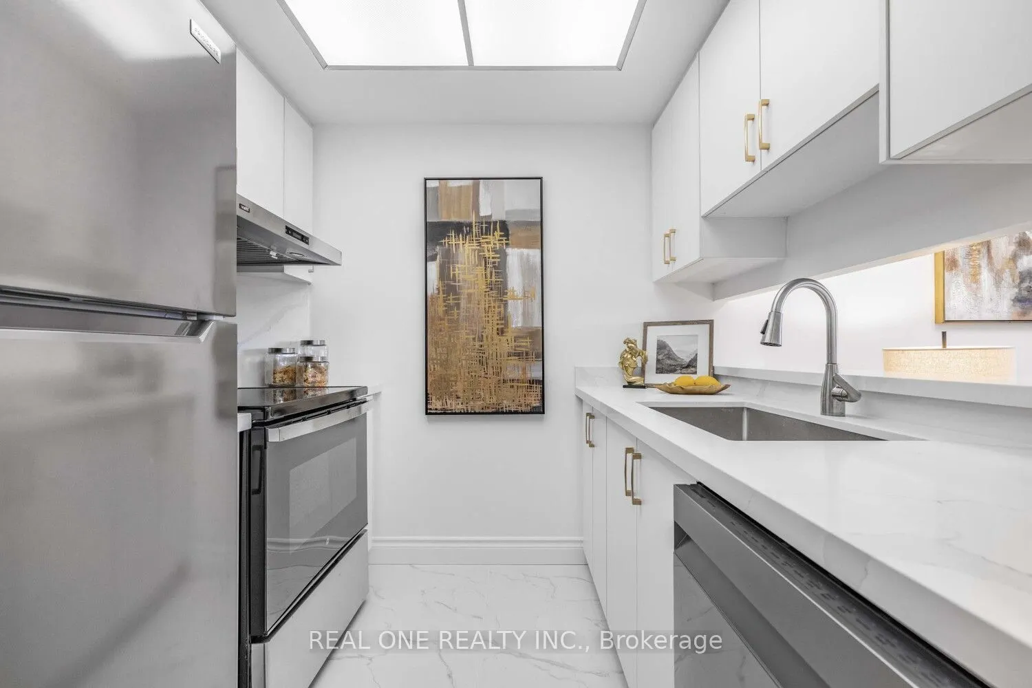 7 Bishop Avenue, #1015