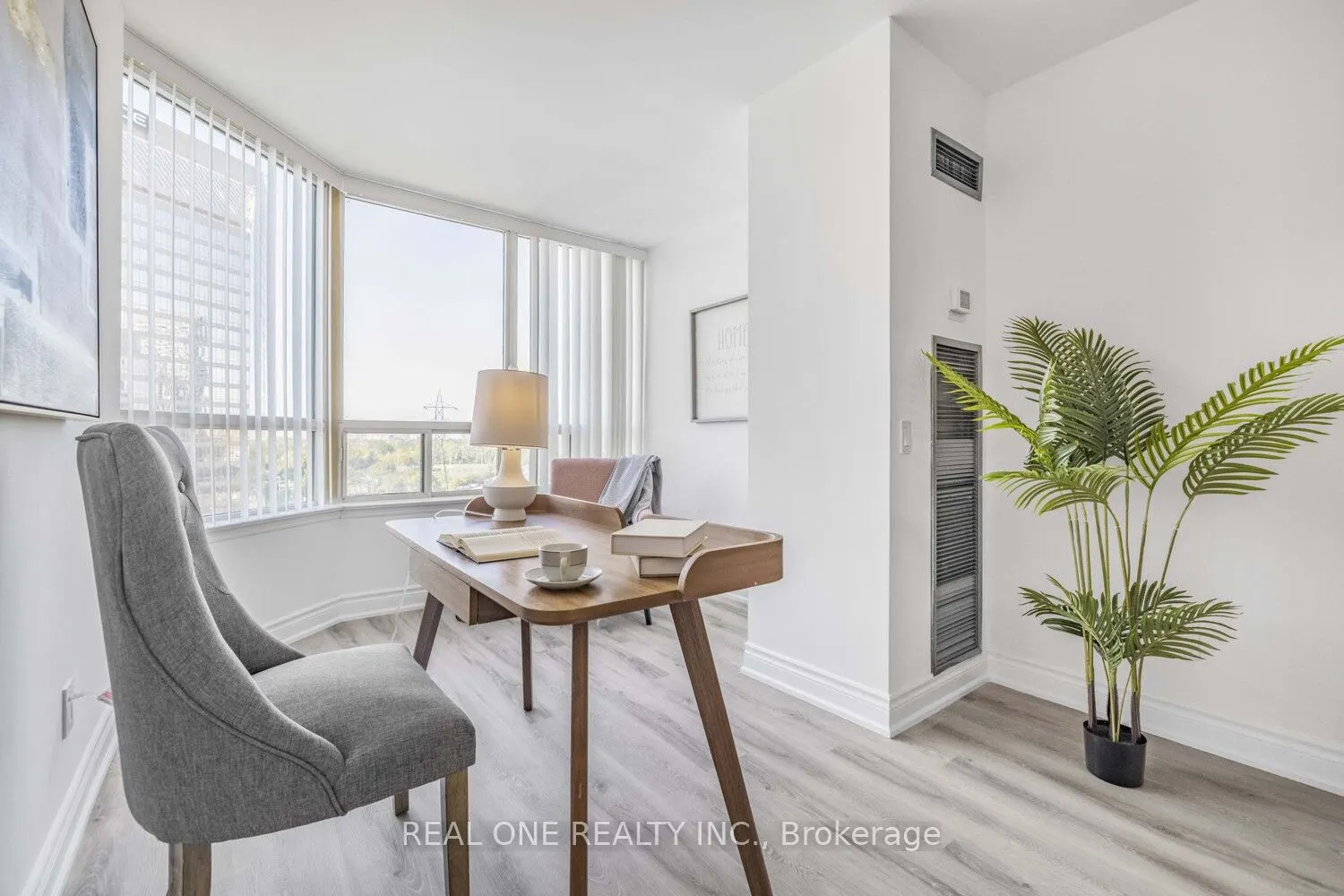 7 Bishop Avenue, #1015