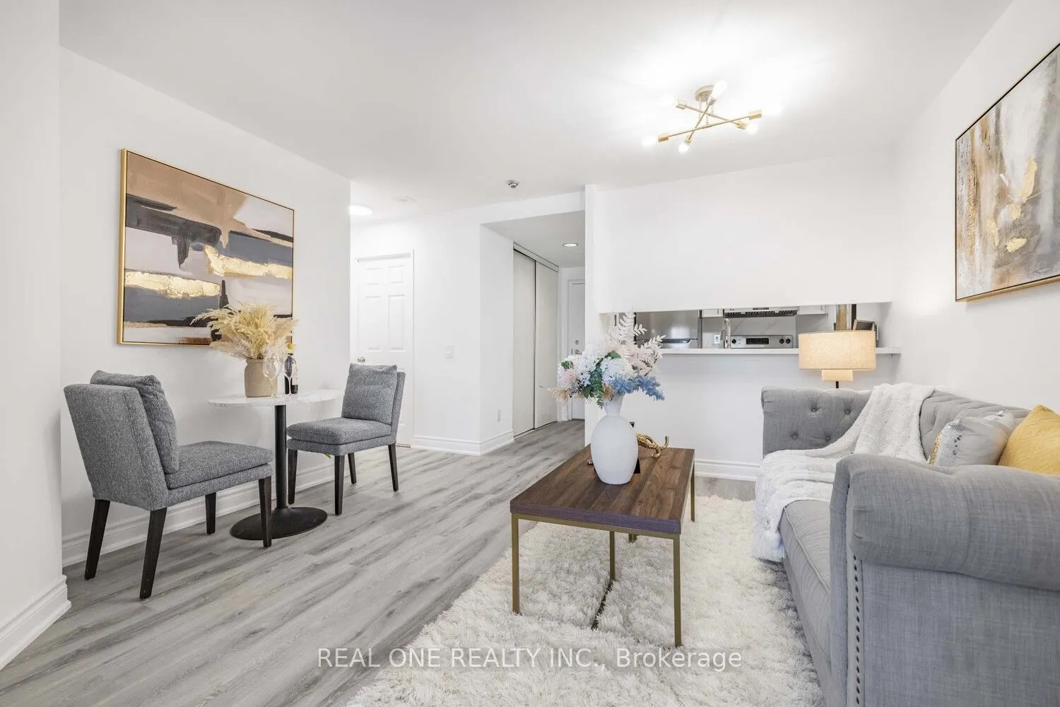 7 Bishop Avenue, #1015