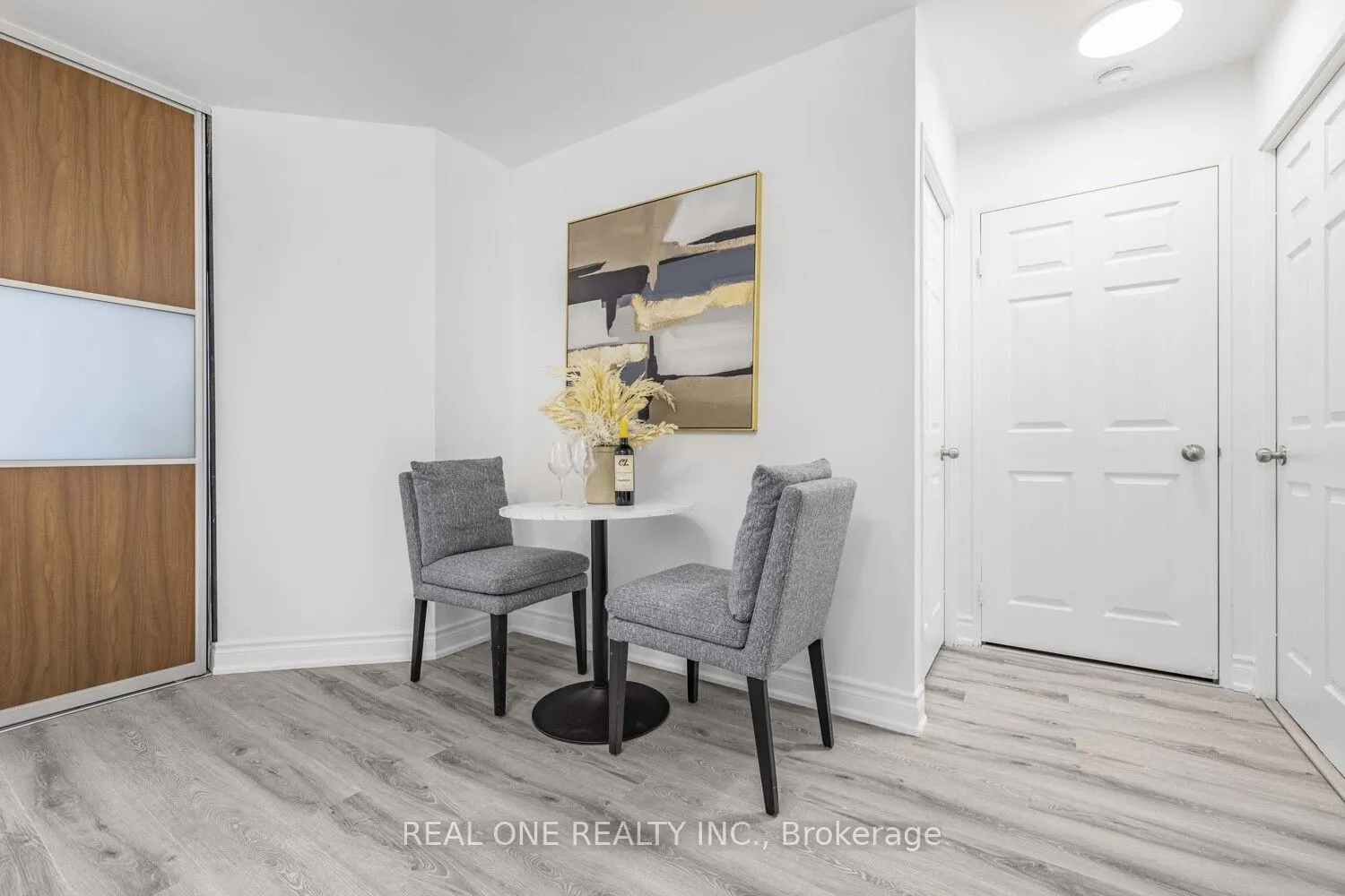7 Bishop Avenue, #1015