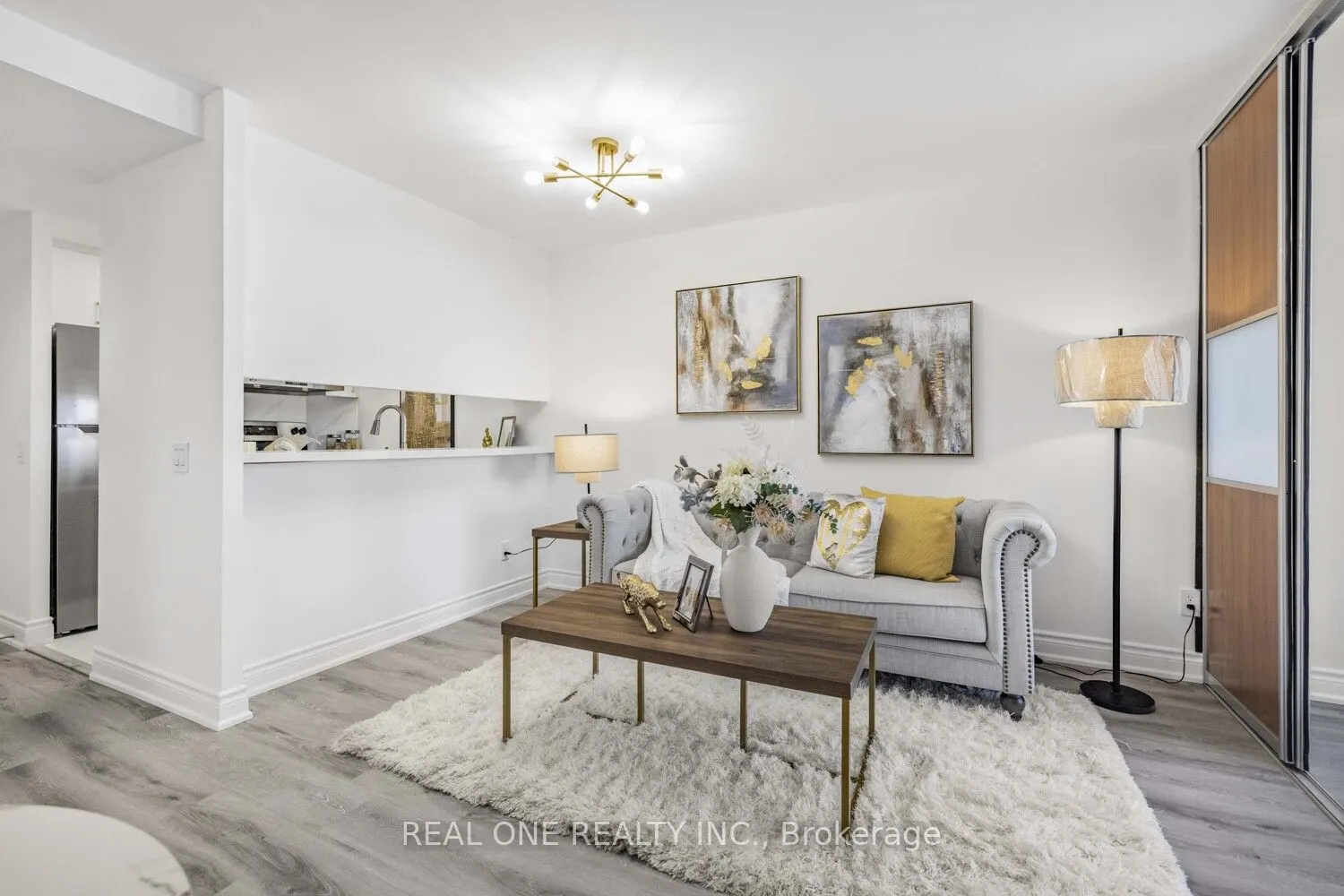 7 Bishop Avenue, #1015