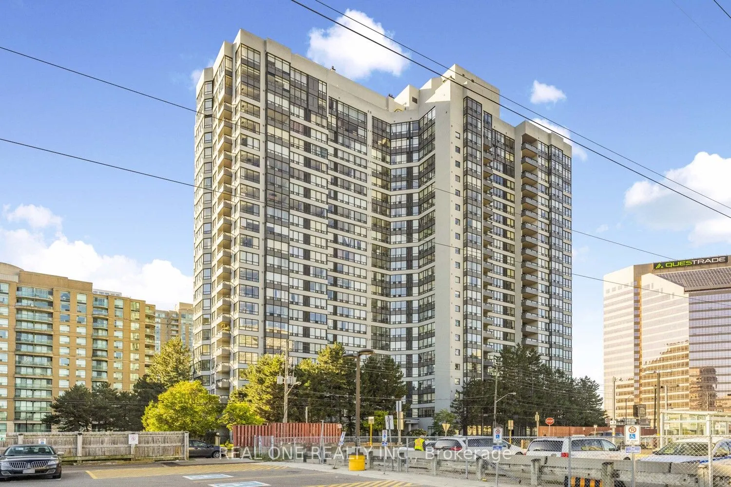 7 Bishop Avenue, #1015