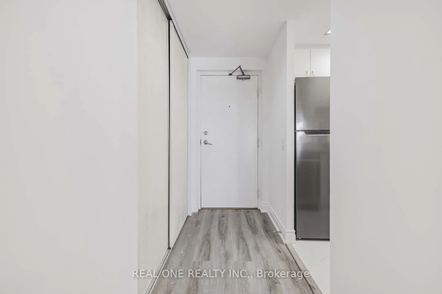 7 Bishop Avenue, #1015