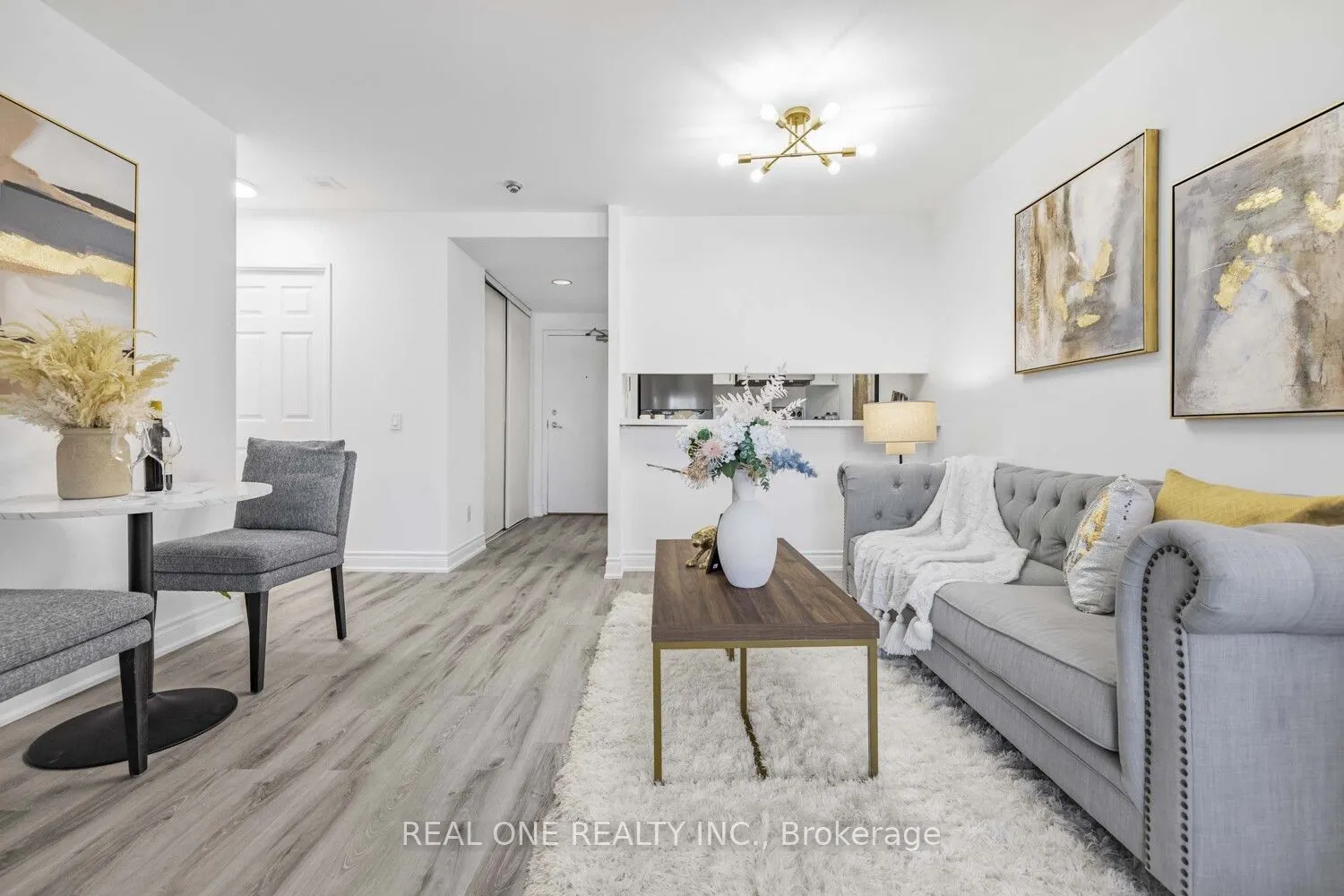 7 Bishop Avenue, #1015