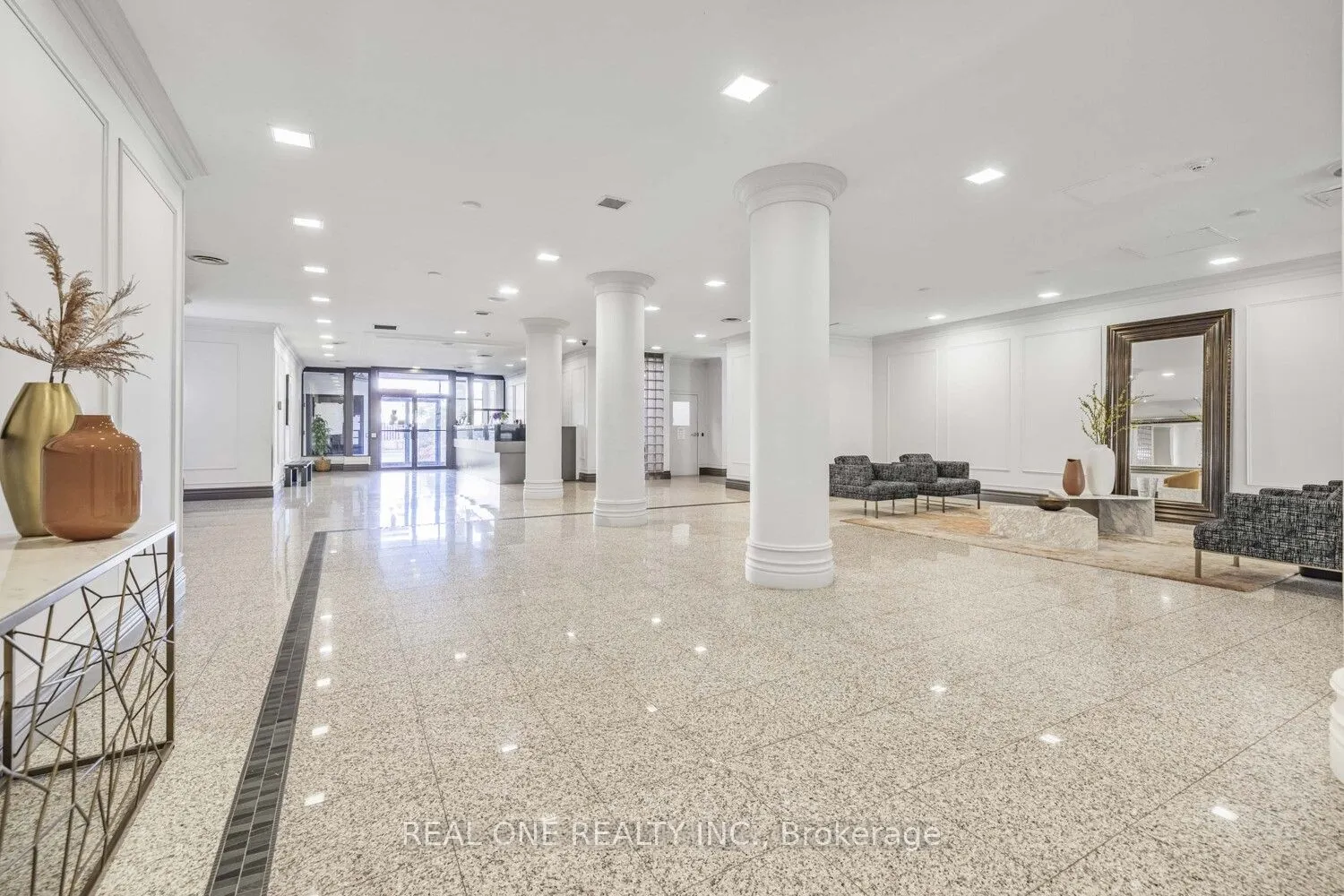 7 Bishop Avenue, #1015