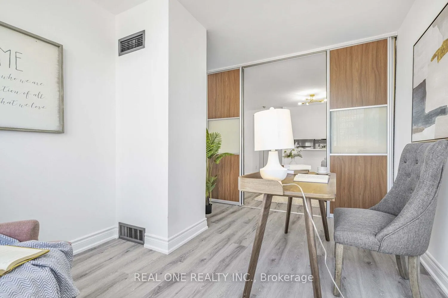 7 Bishop Avenue, #1015
