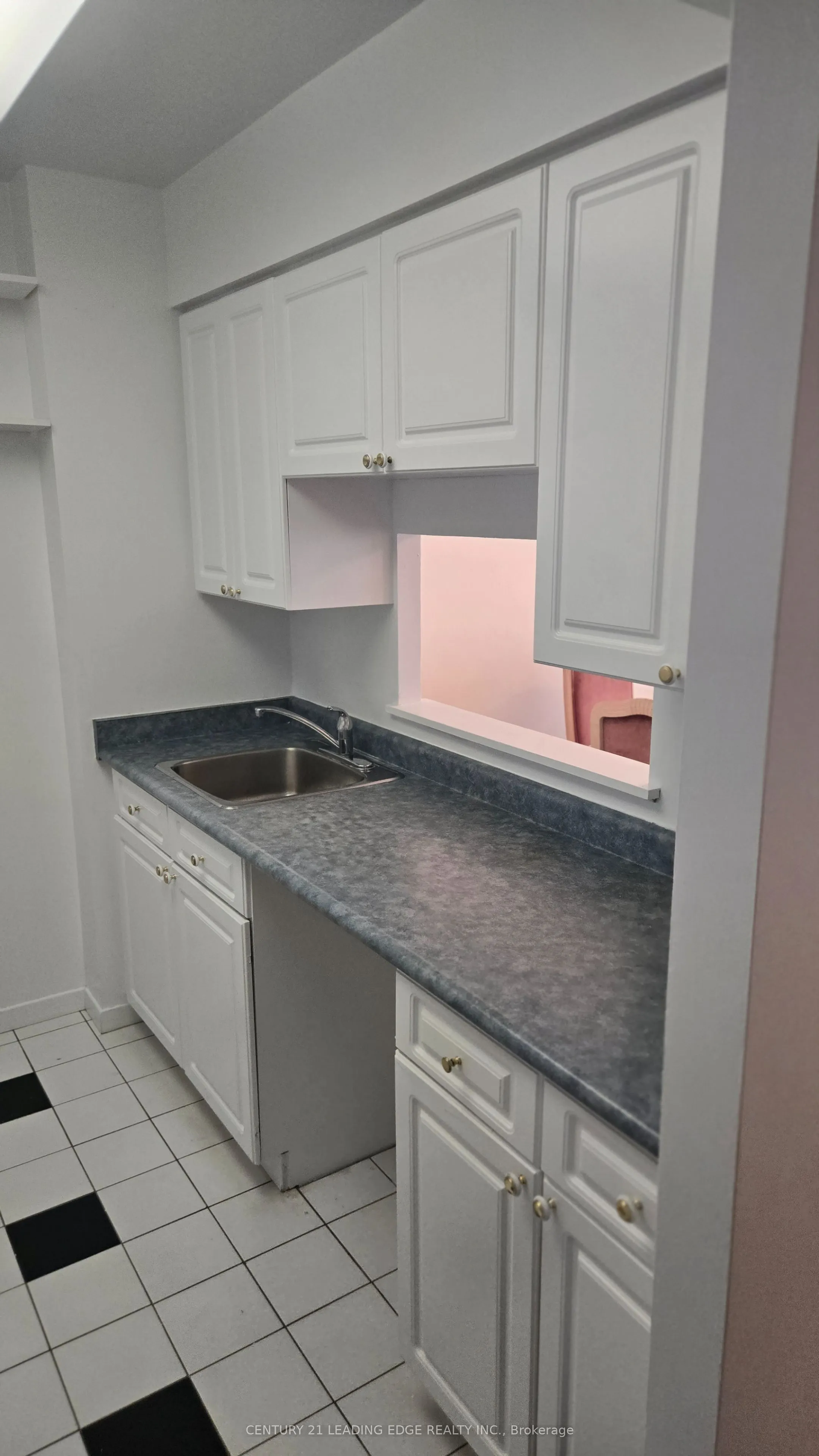 21 OVERLEA Boulevard, #508