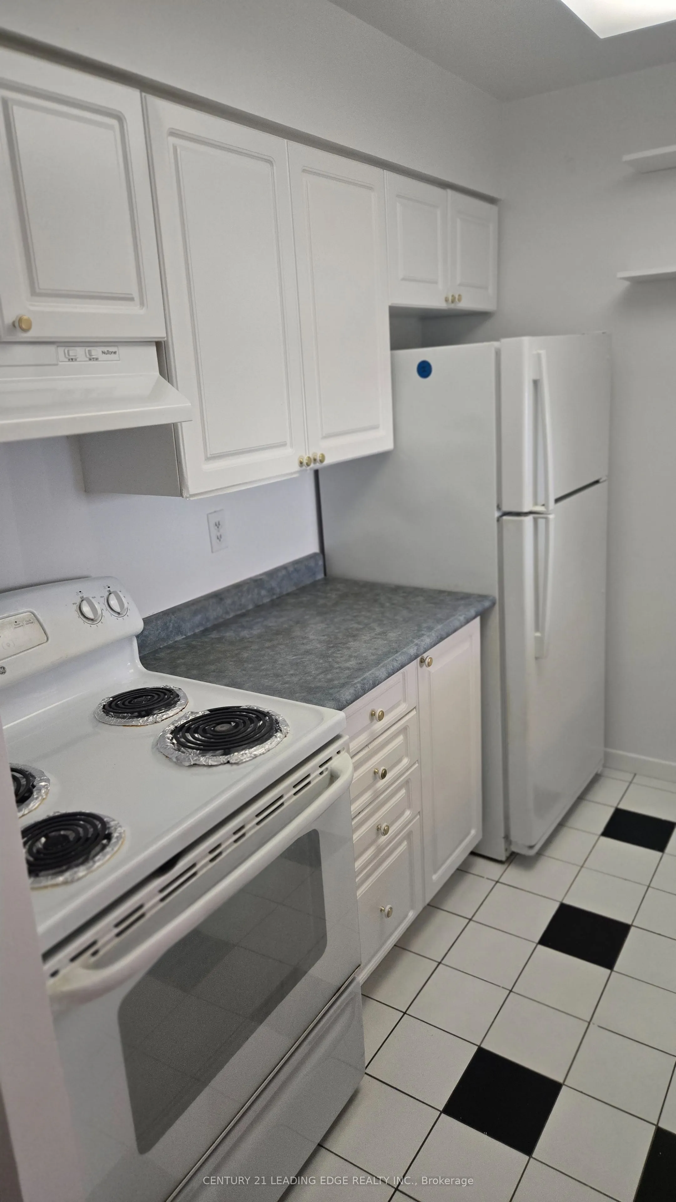 21 OVERLEA Boulevard, #508