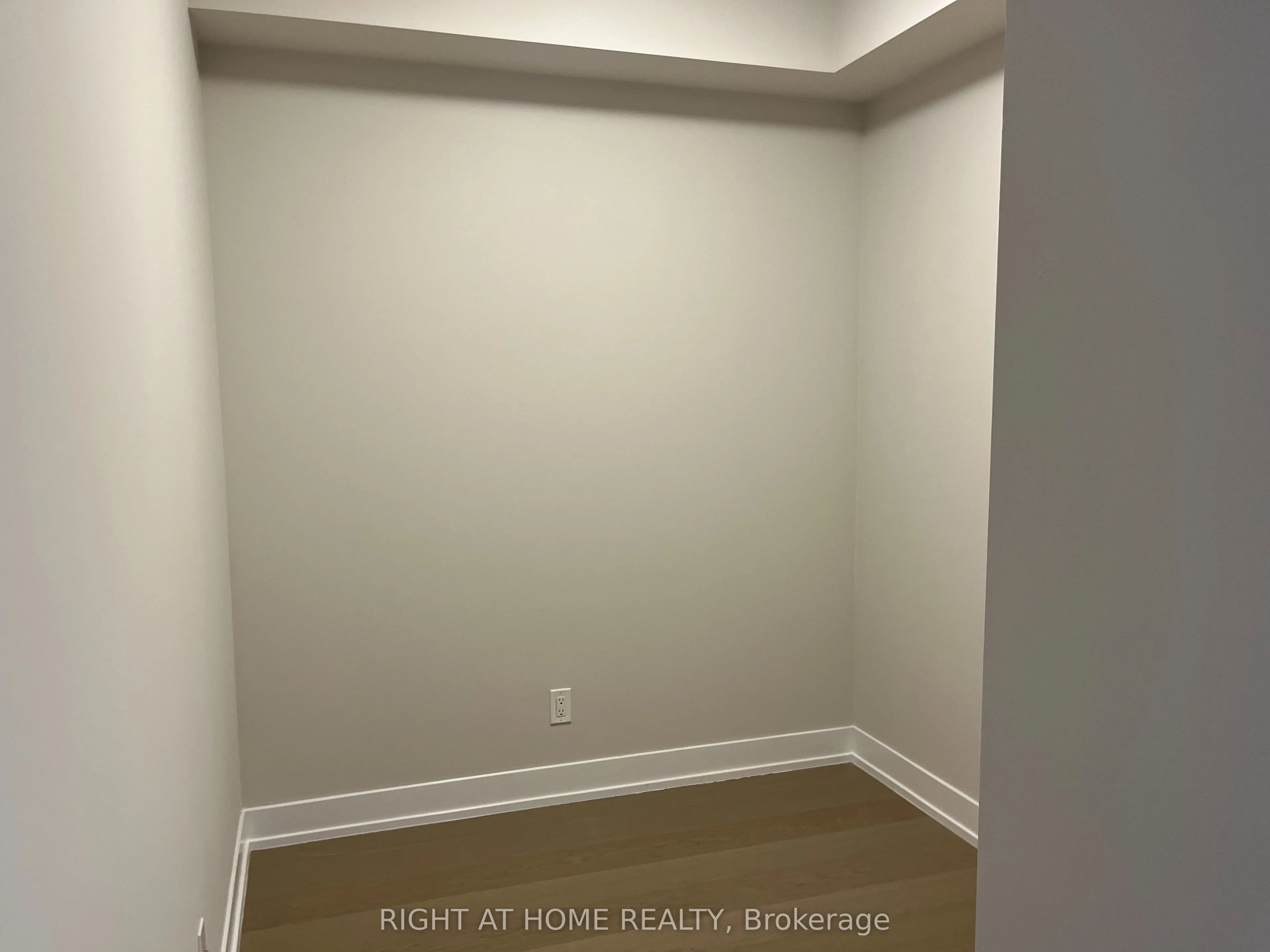 7 Kenaston Gardens, #117