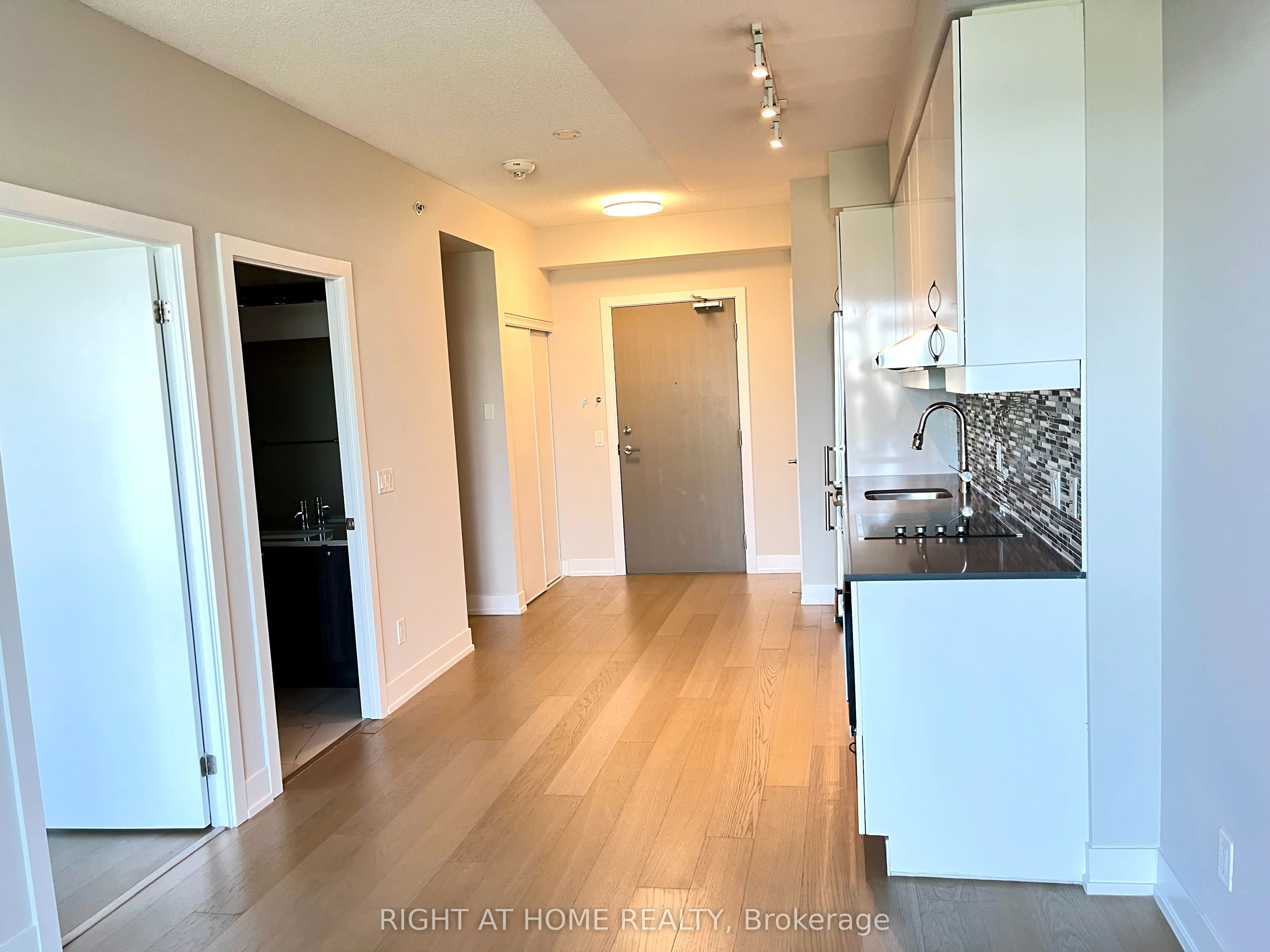 7 Kenaston Gardens, #117