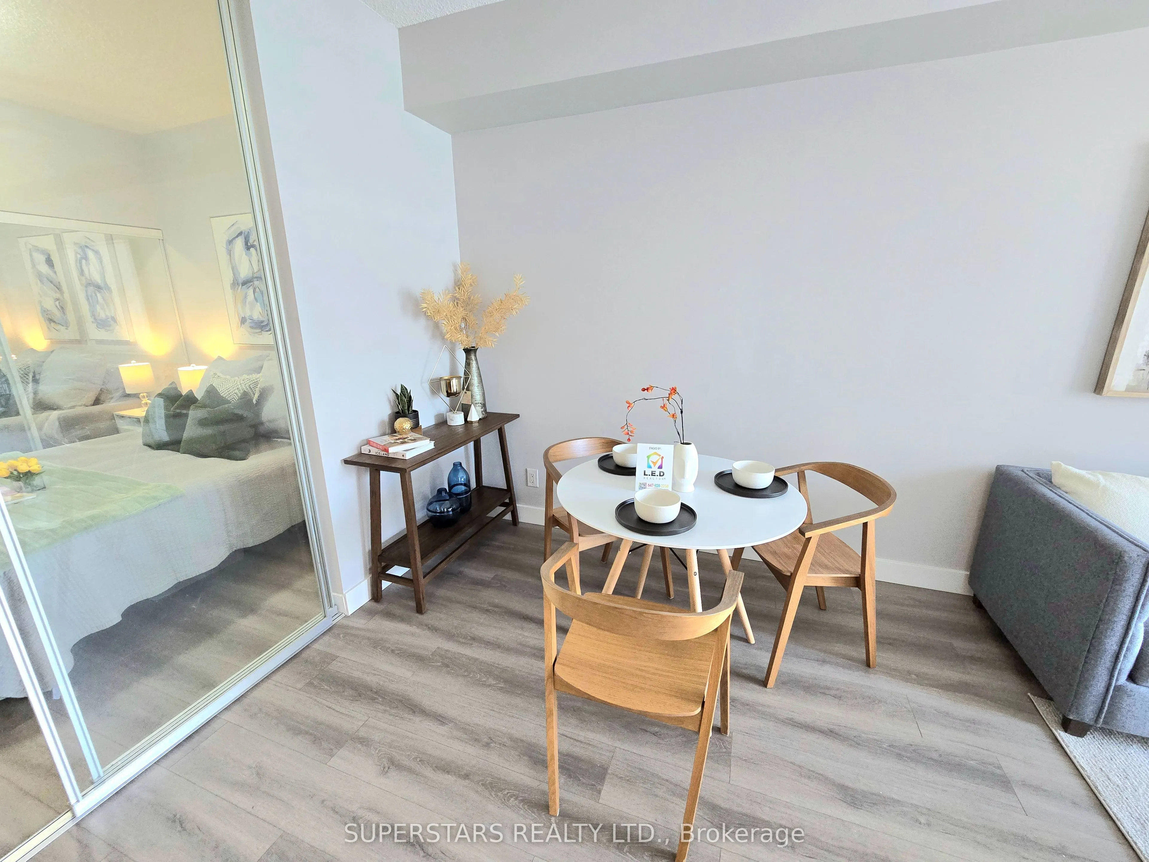 200 Sackville Street, #614