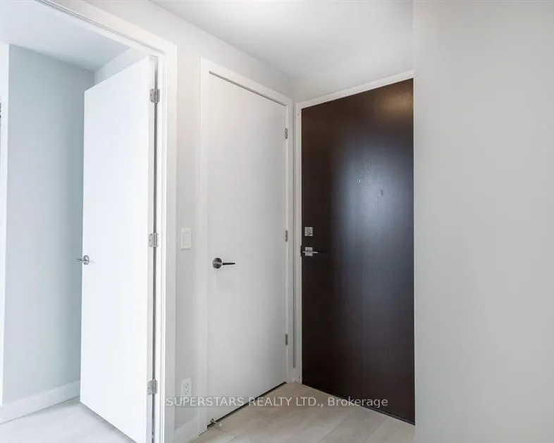 2221 Yonge Street, #1107