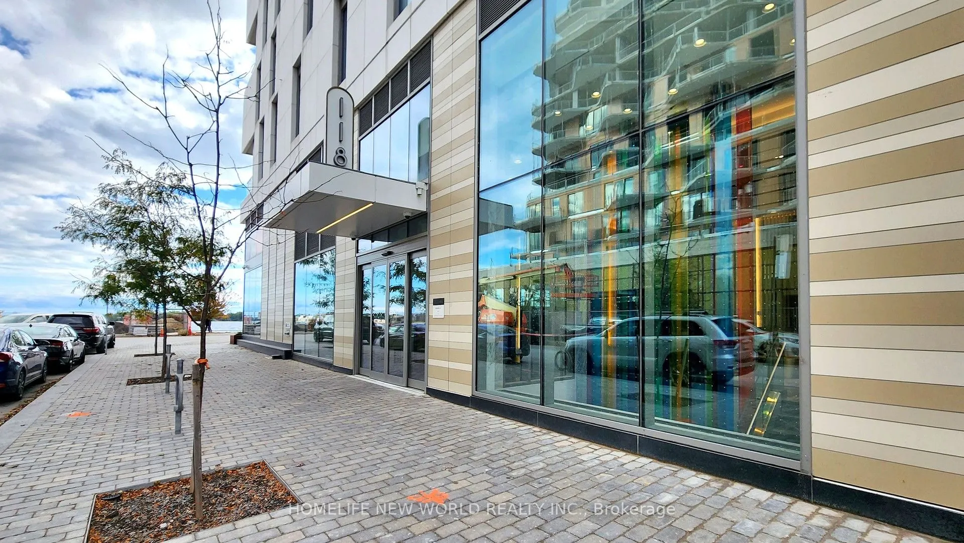 118 Merchants' Wharf, #821
