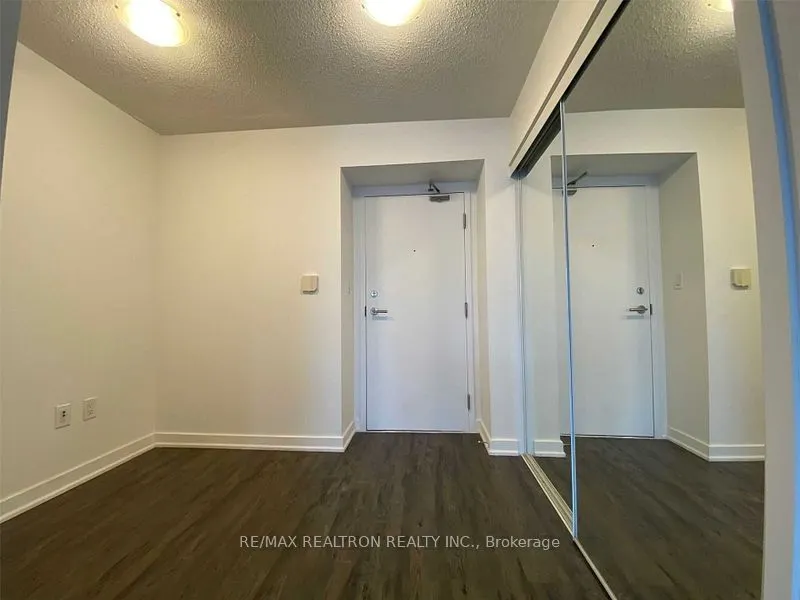 25 Telegram Mews, #4703