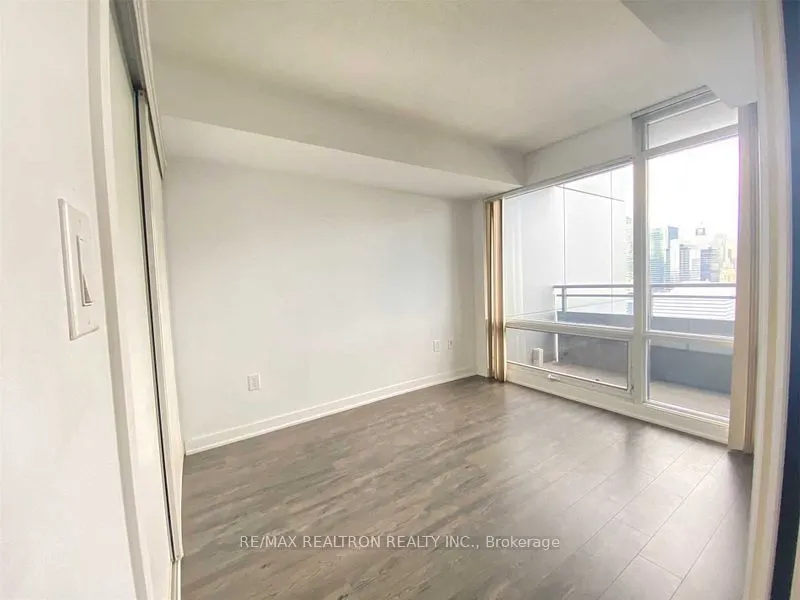 25 Telegram Mews, #4703
