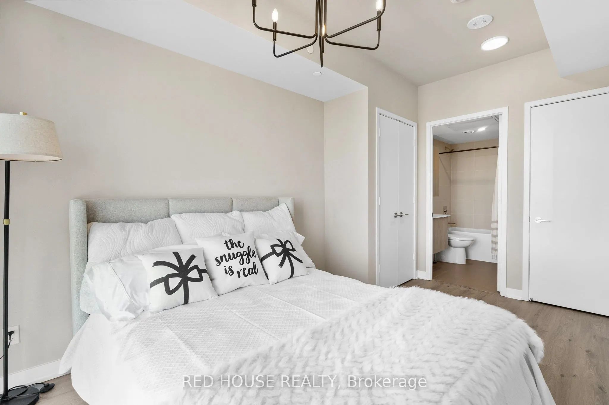 10 Deerlick Court, #1705