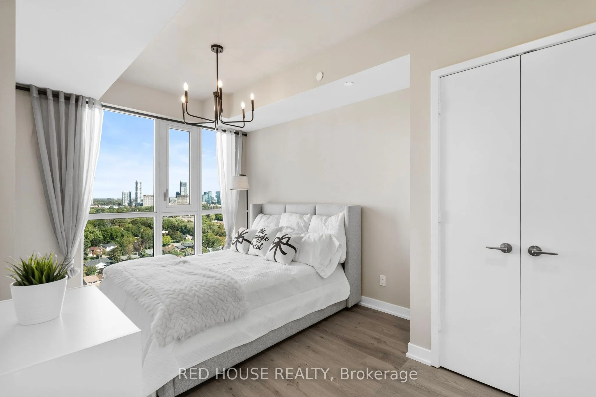 10 Deerlick Court, #1705