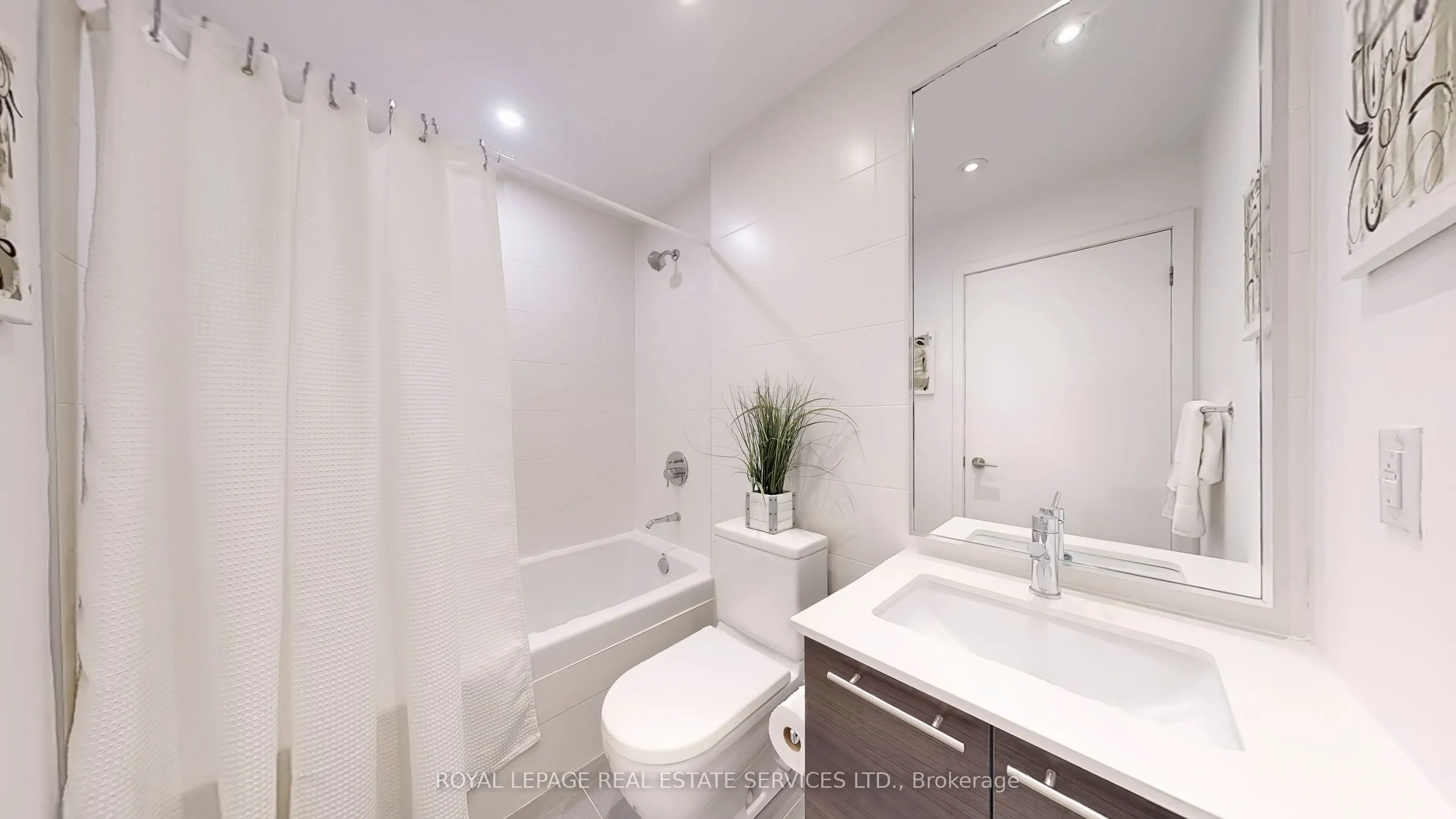 1 Market Street, #1209