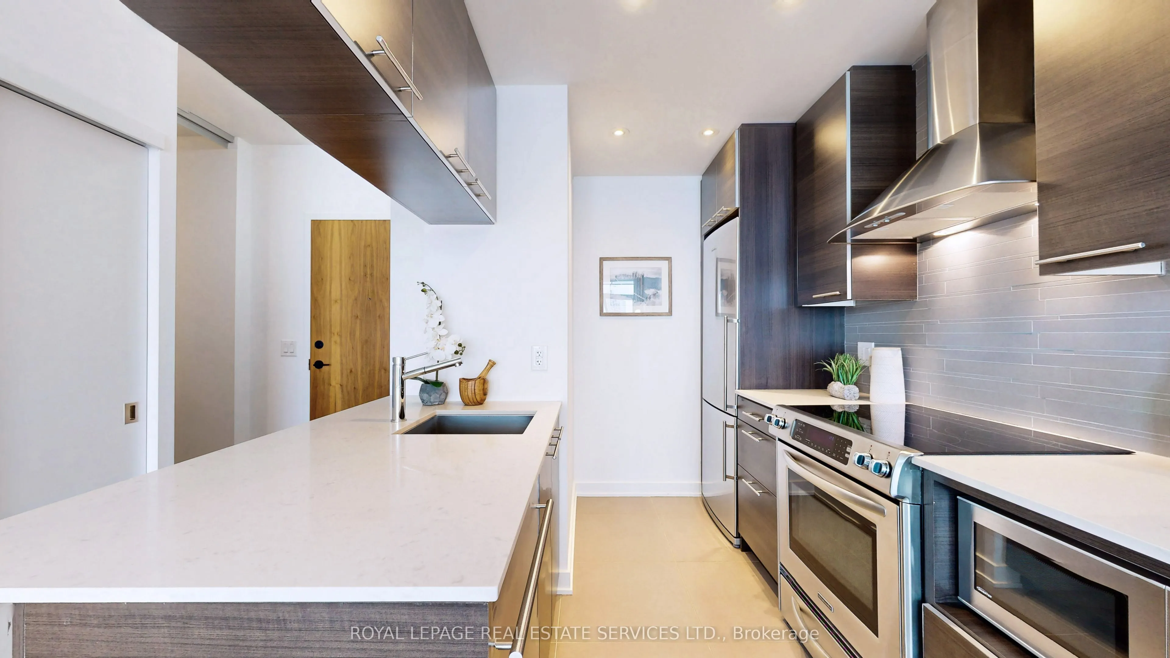 1 Market Street, #1209