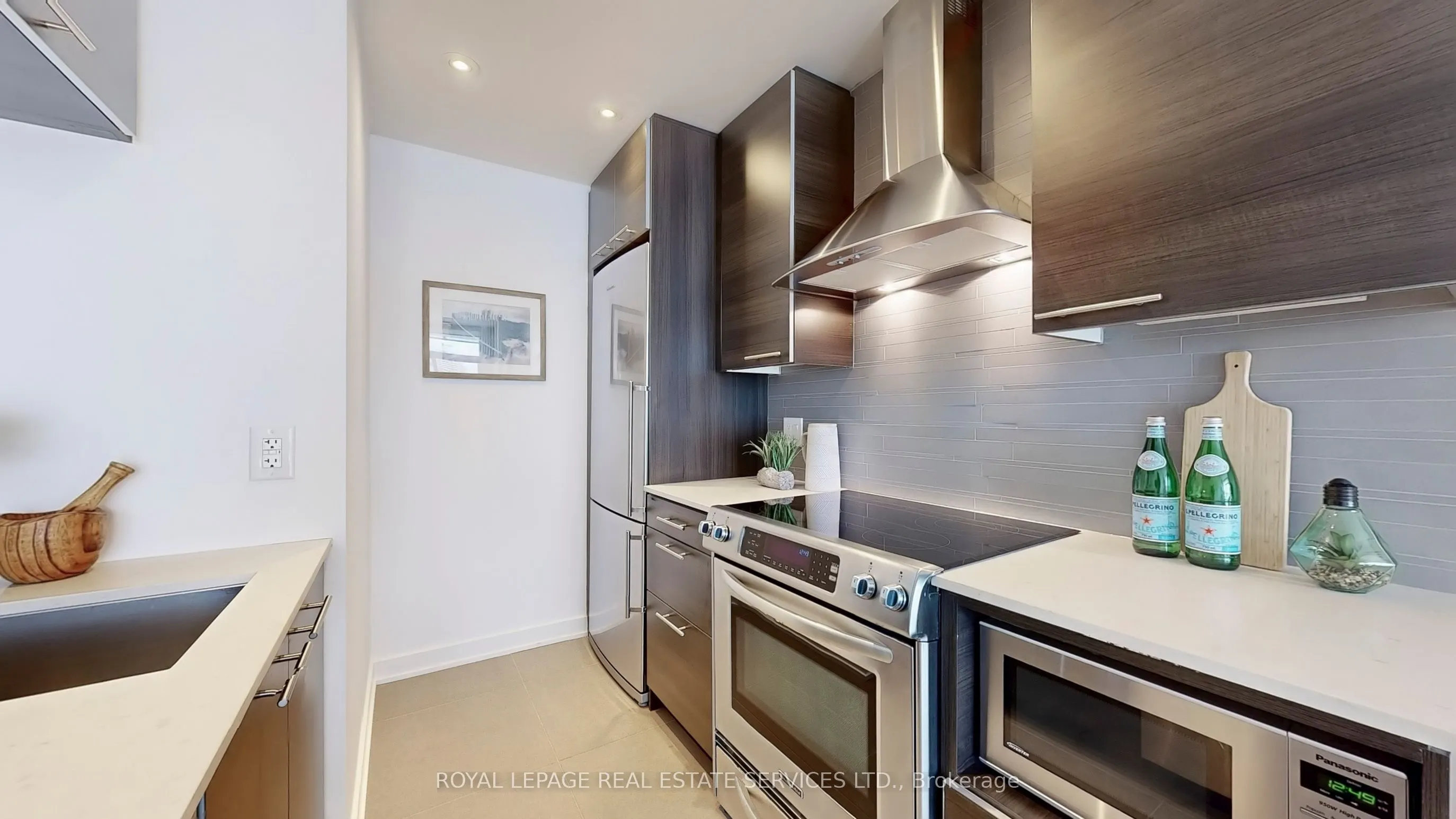 1 Market Street, #1209