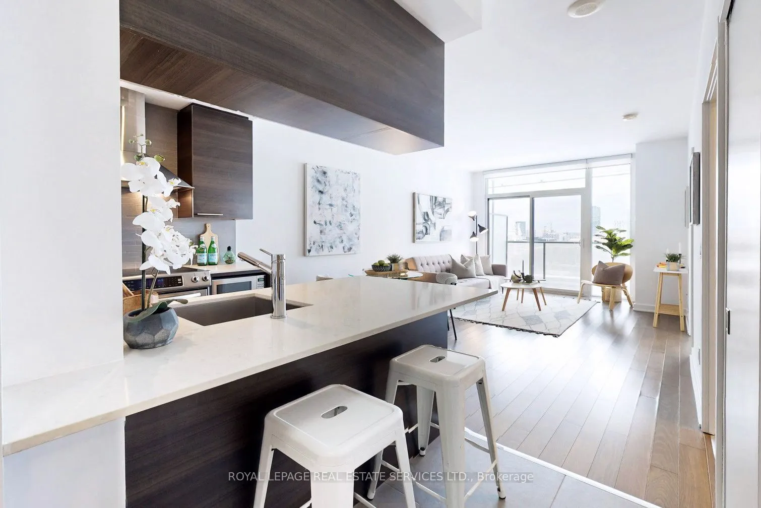 1 Market Street, #1209