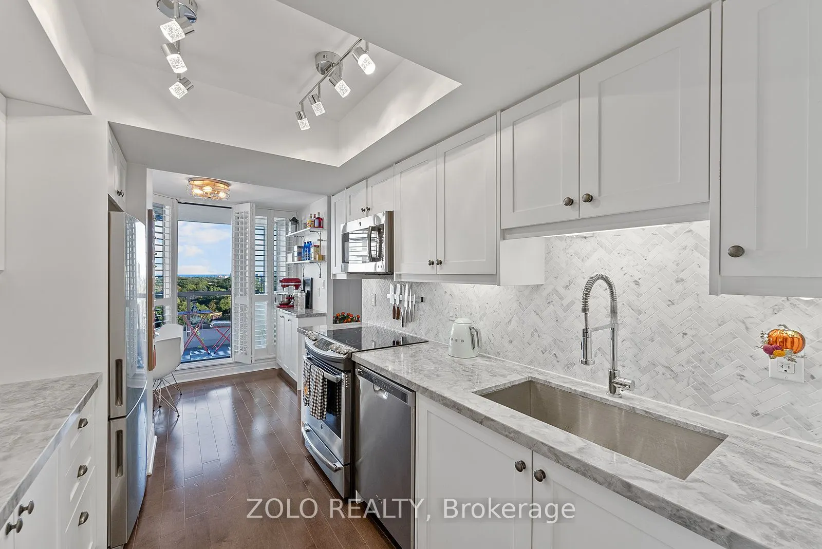 30 Holly Street, #1701