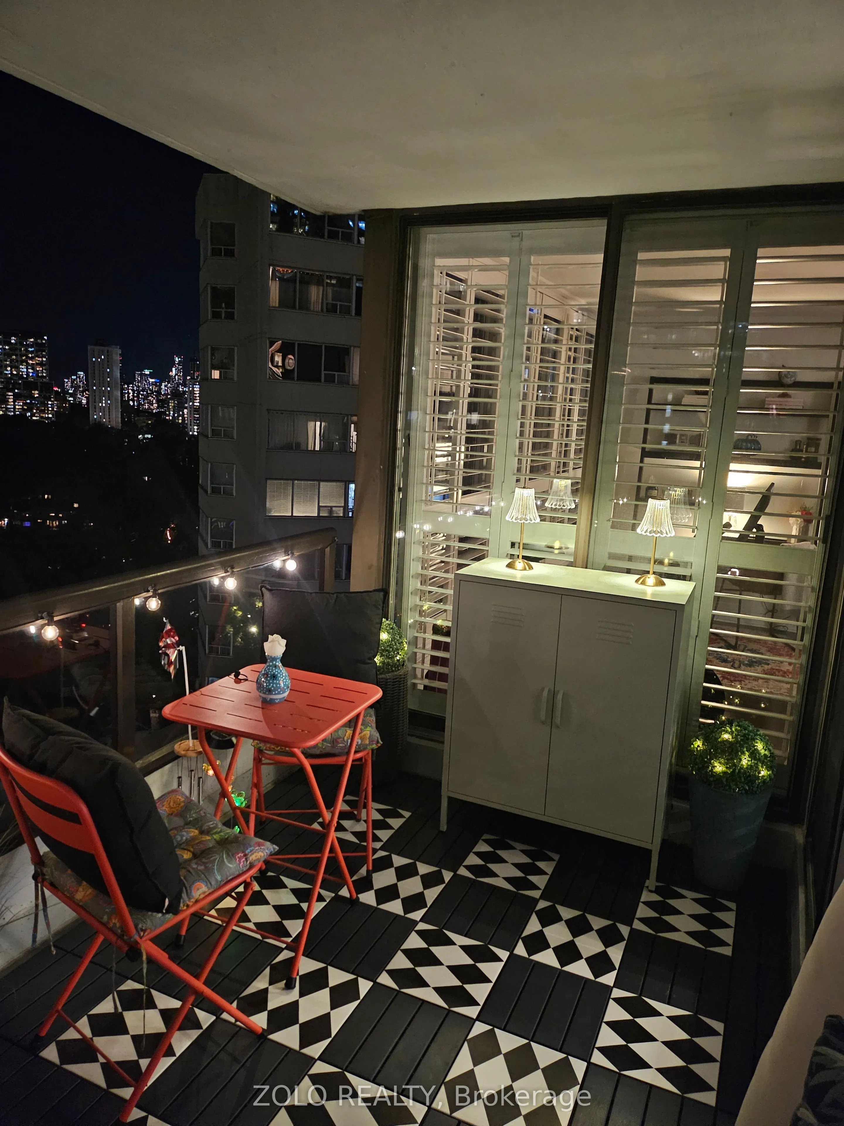 30 Holly Street, #1701