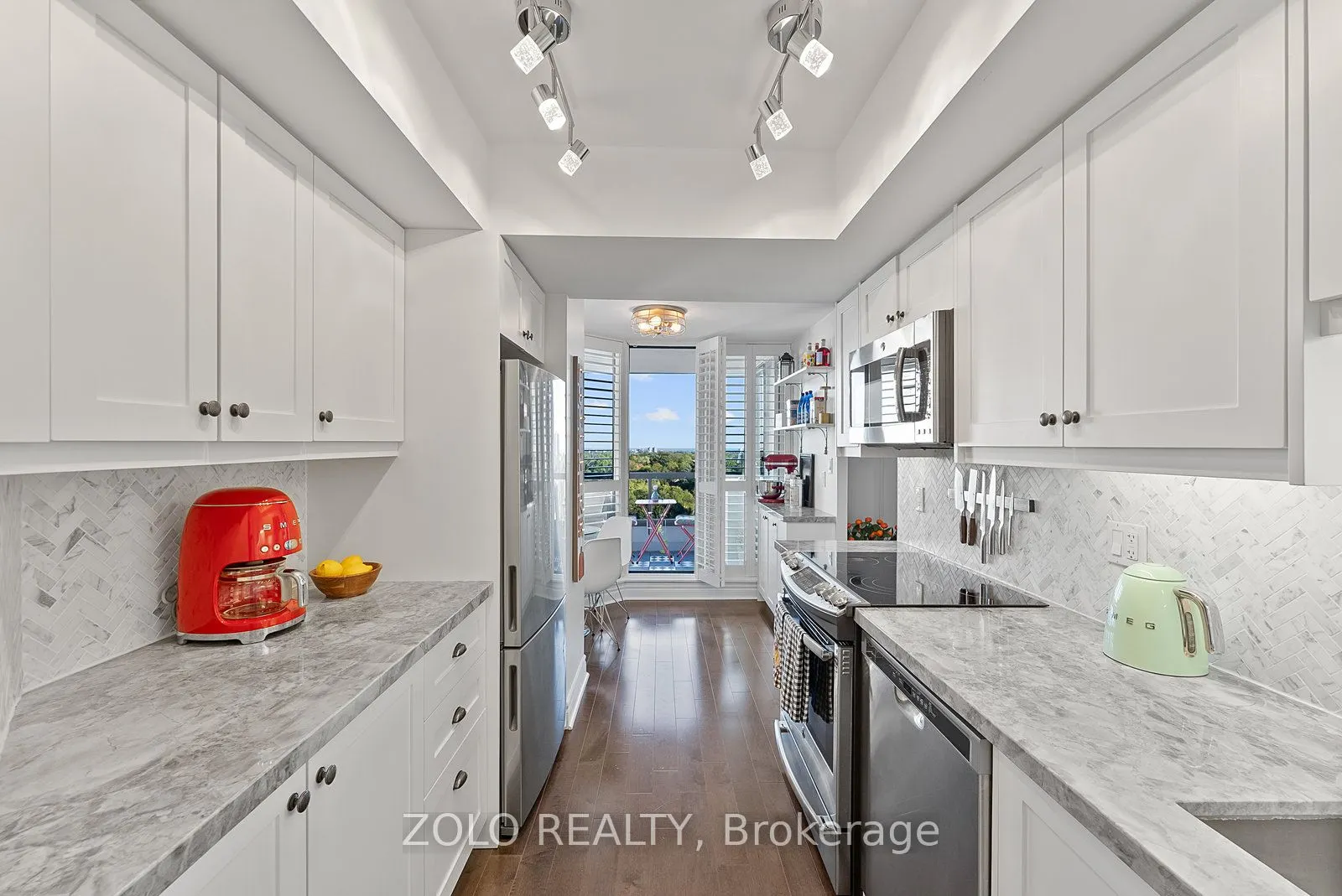 30 Holly Street, #1701