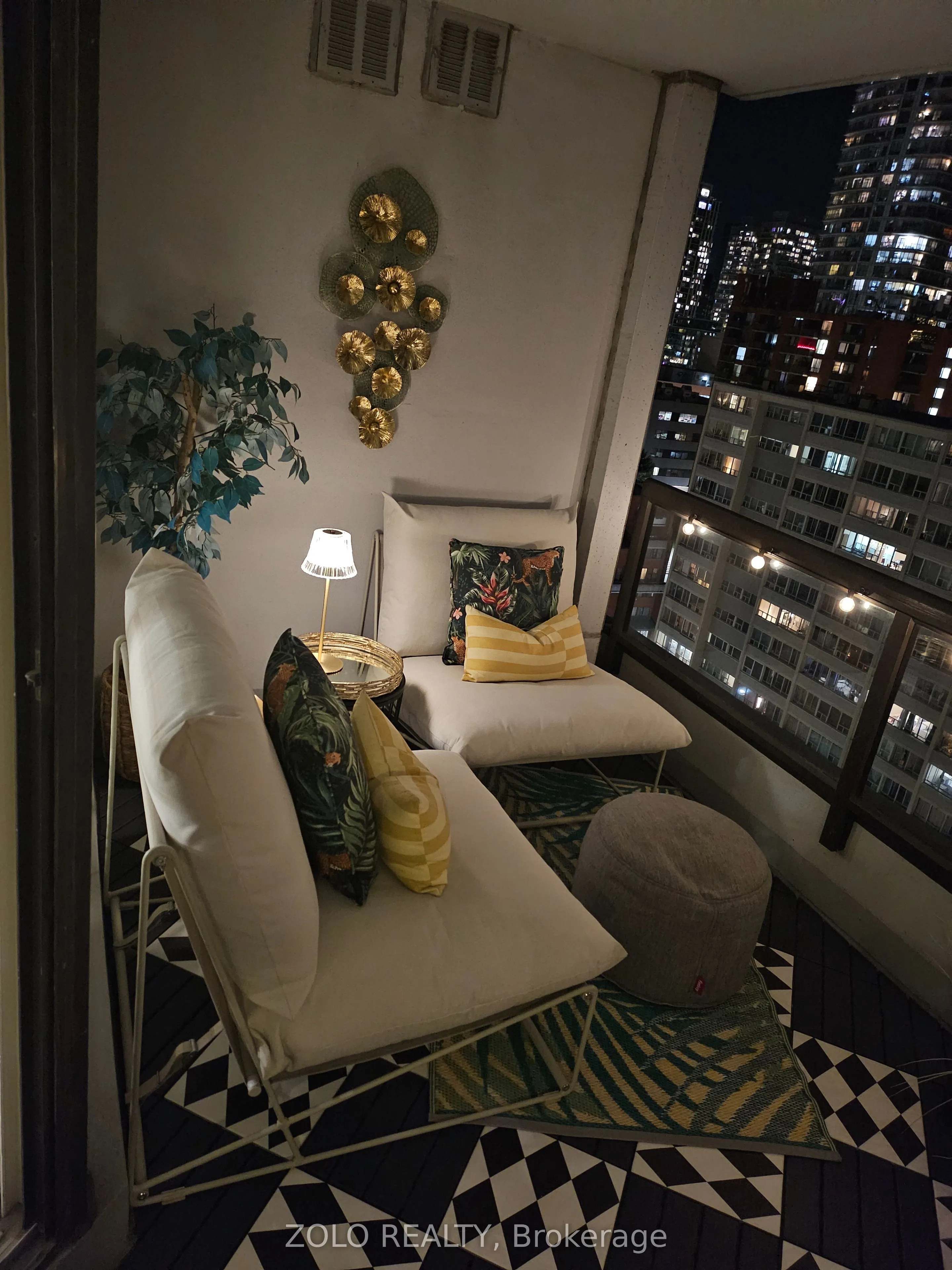 30 Holly Street, #1701