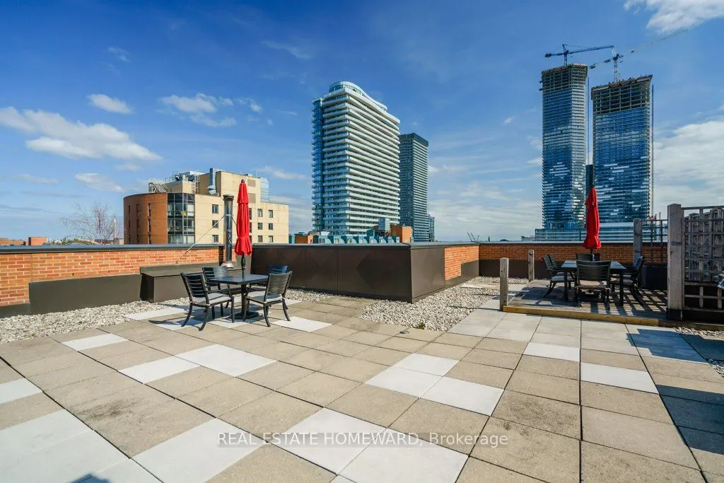 71 Front Street E, #606