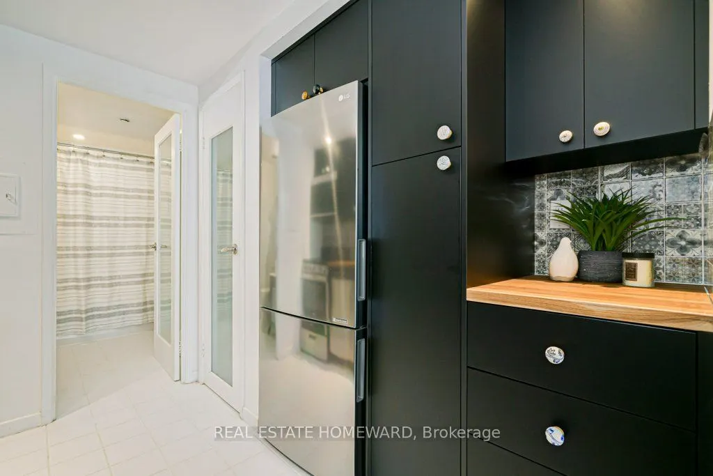 71 Front Street E, #606