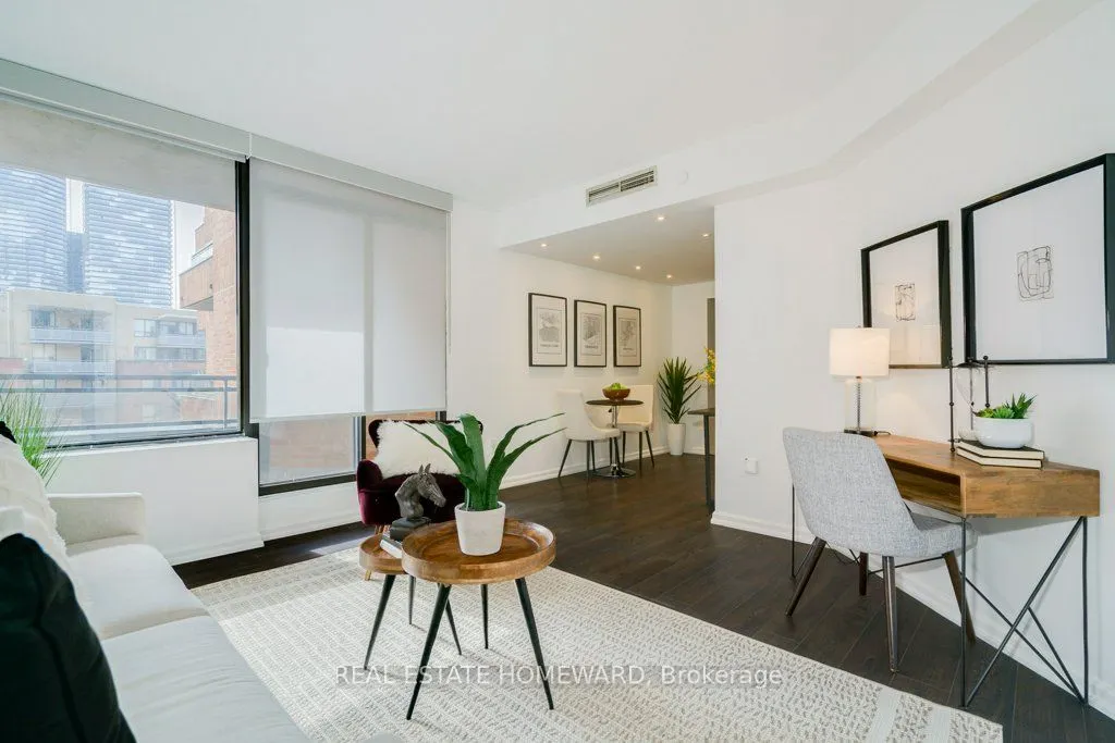 71 Front Street E, #606