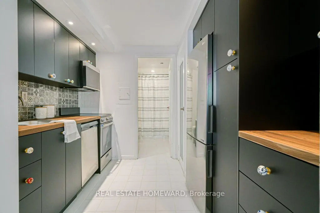 71 Front Street E, #606