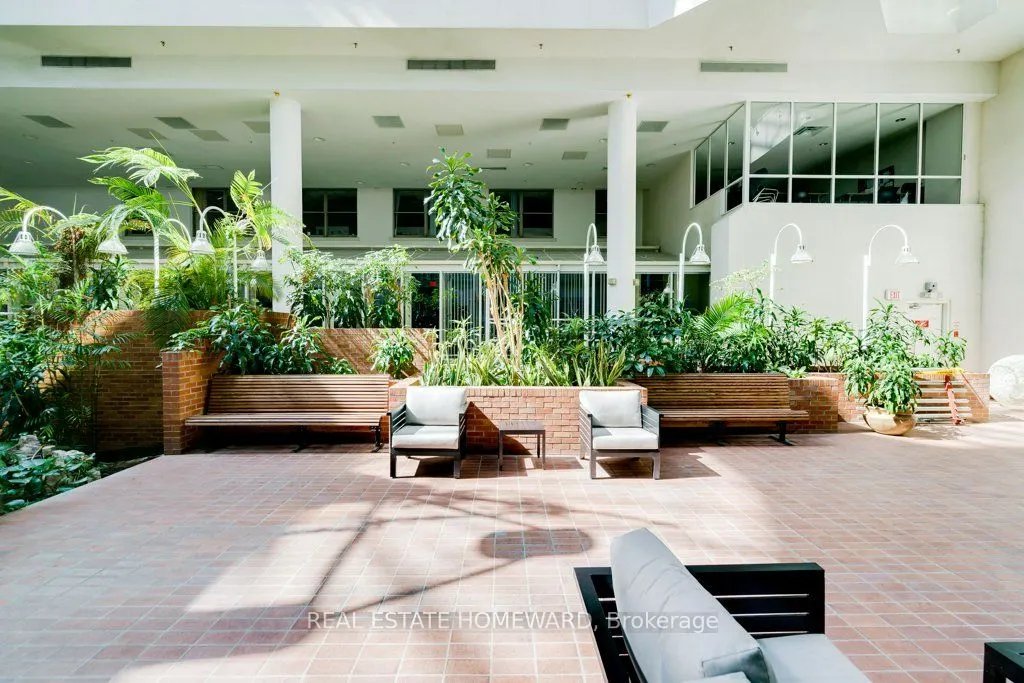 71 Front Street E, #606