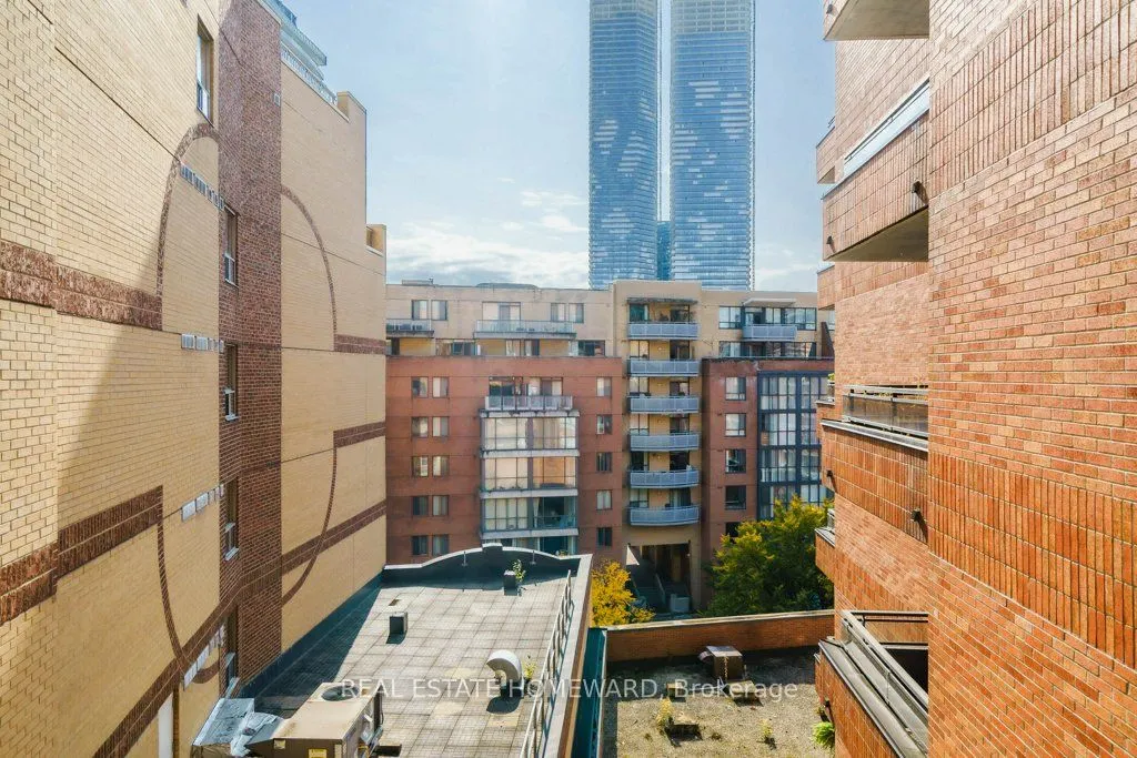 71 Front Street E, #606