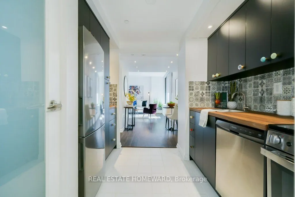 71 Front Street E, #606
