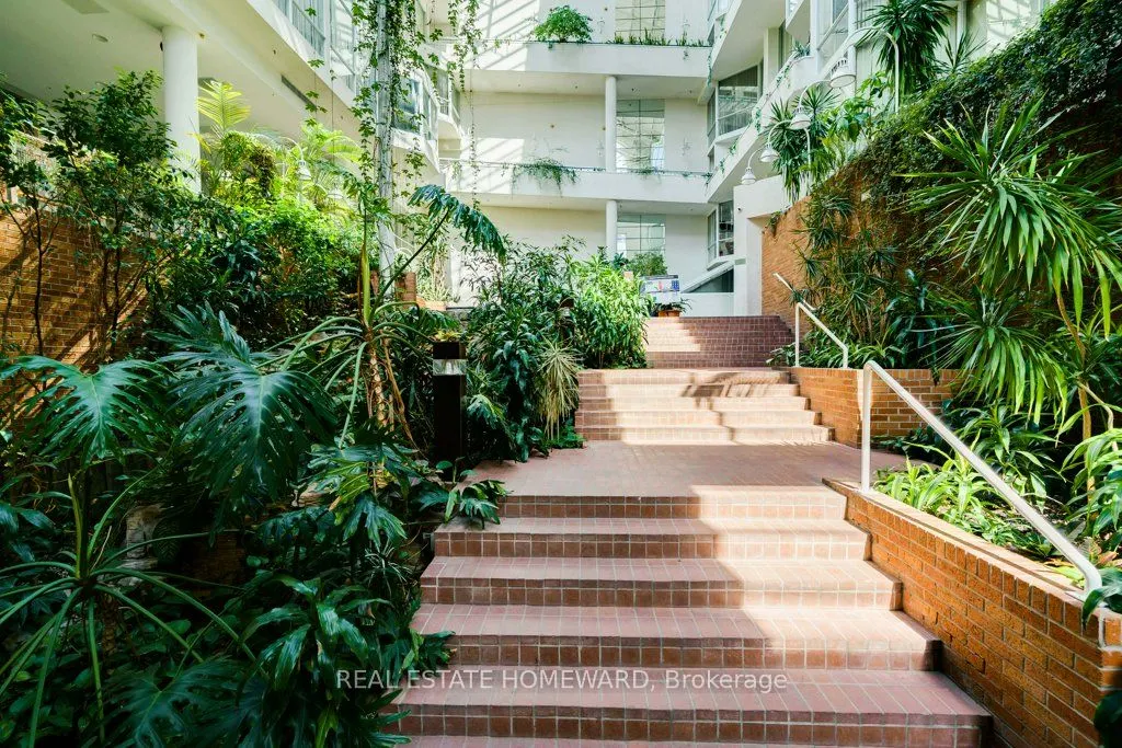 71 Front Street E, #606