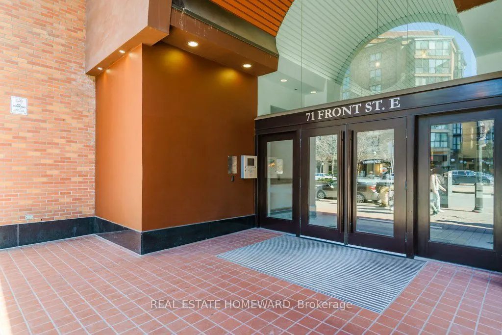 71 Front Street E, #606