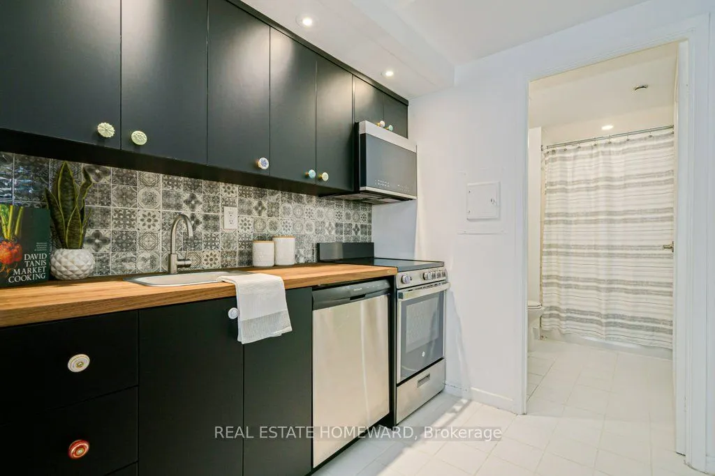 71 Front Street E, #606