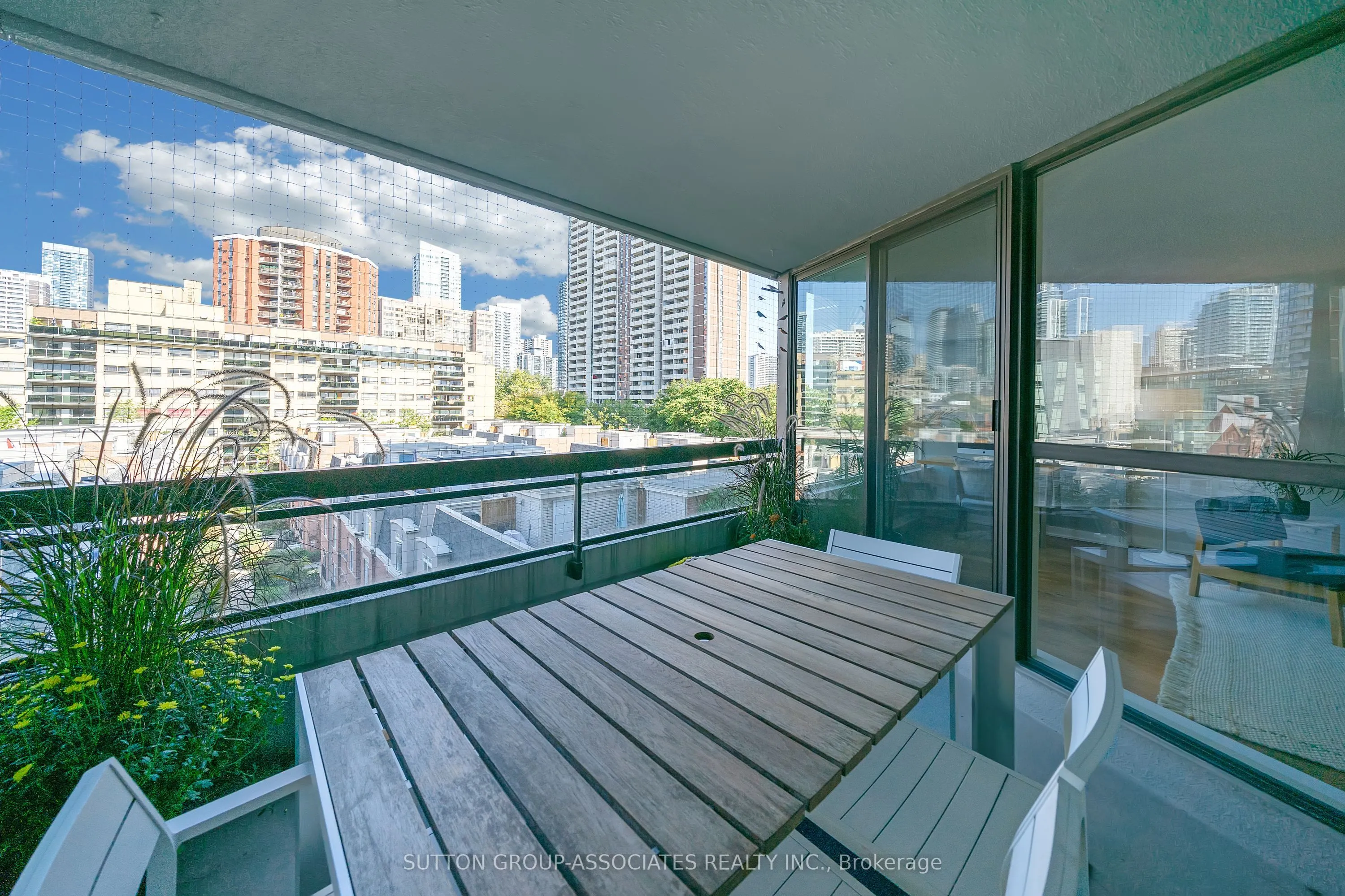 130 Carlton Street, #601