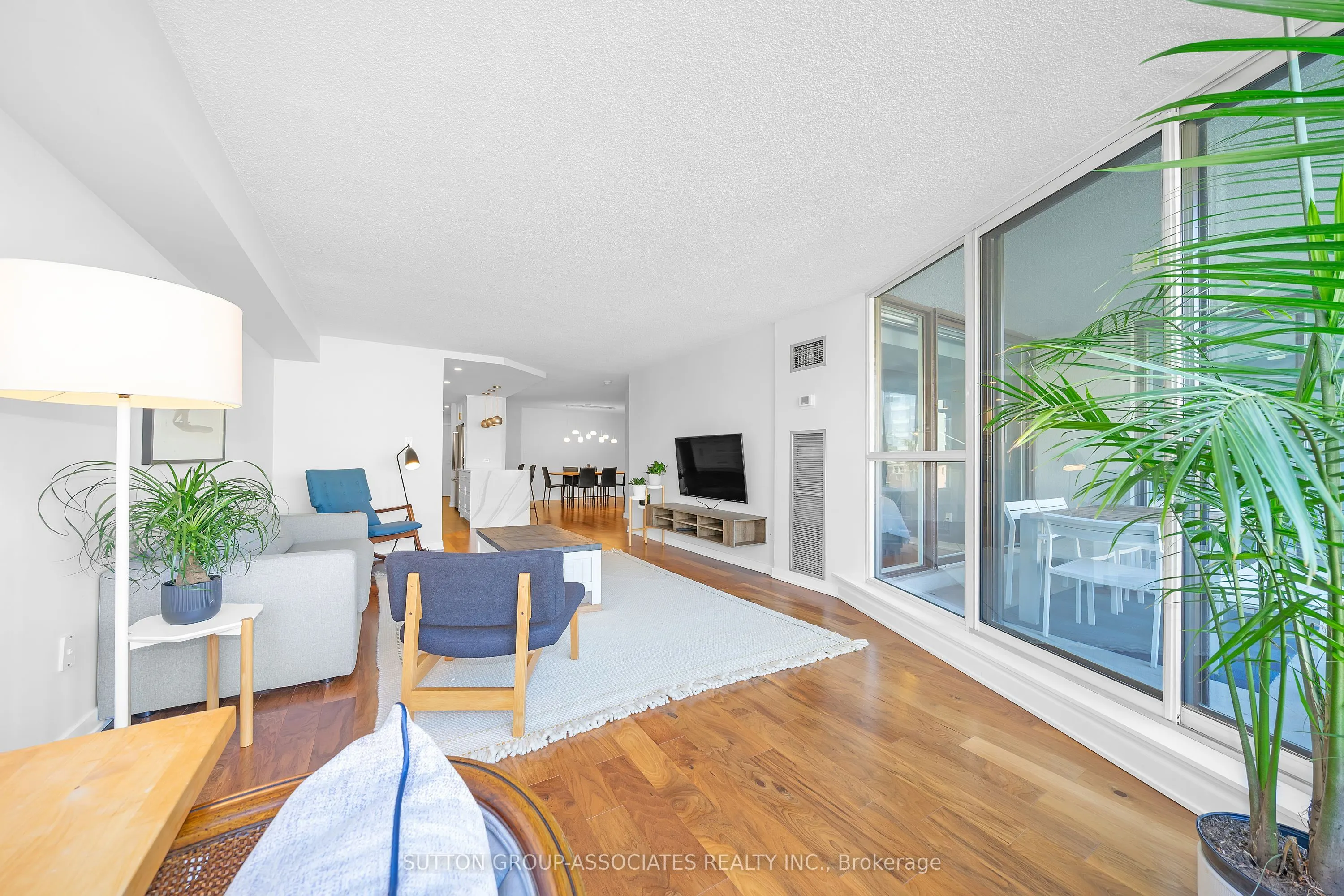 130 Carlton Street, #601