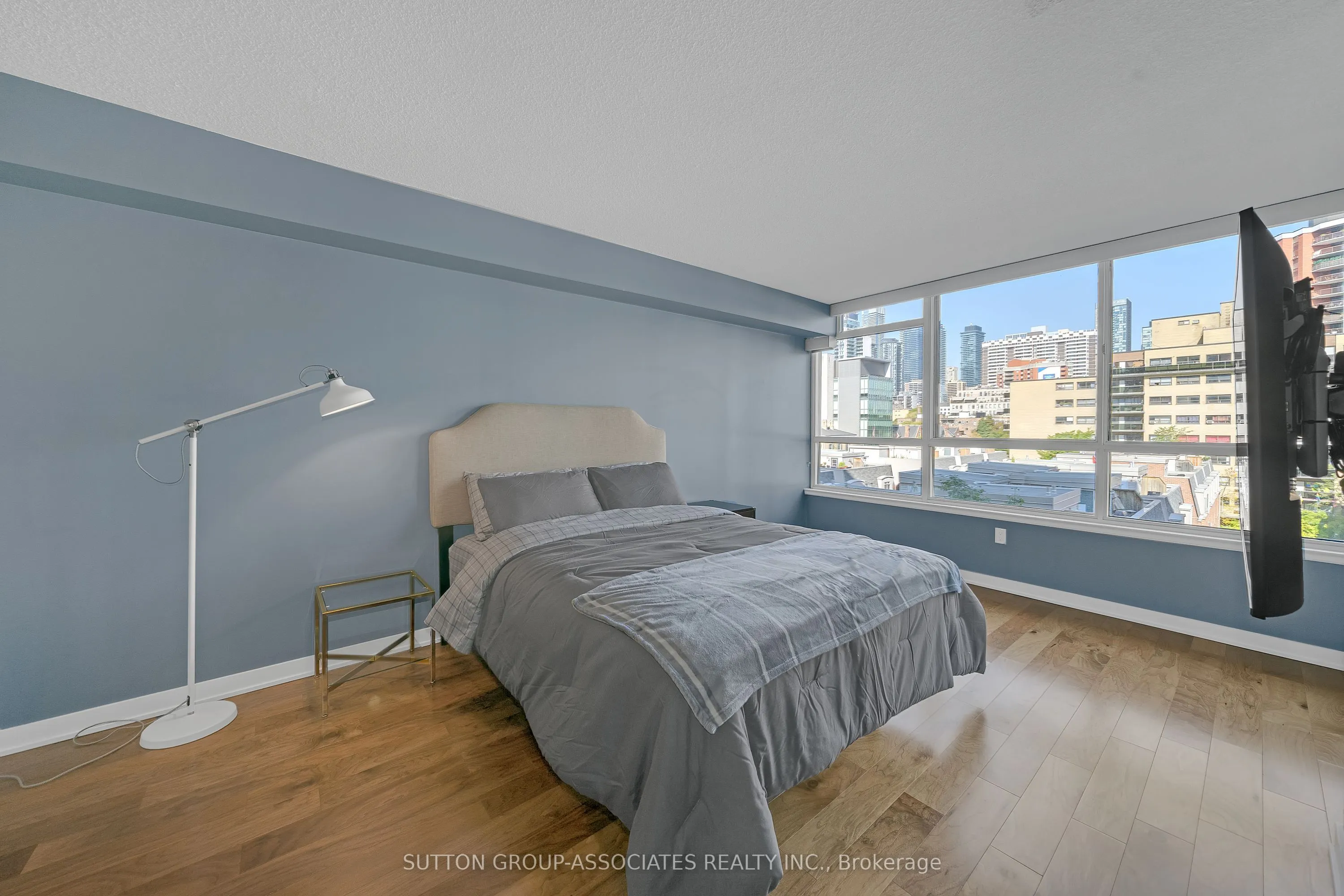 130 Carlton Street, #601