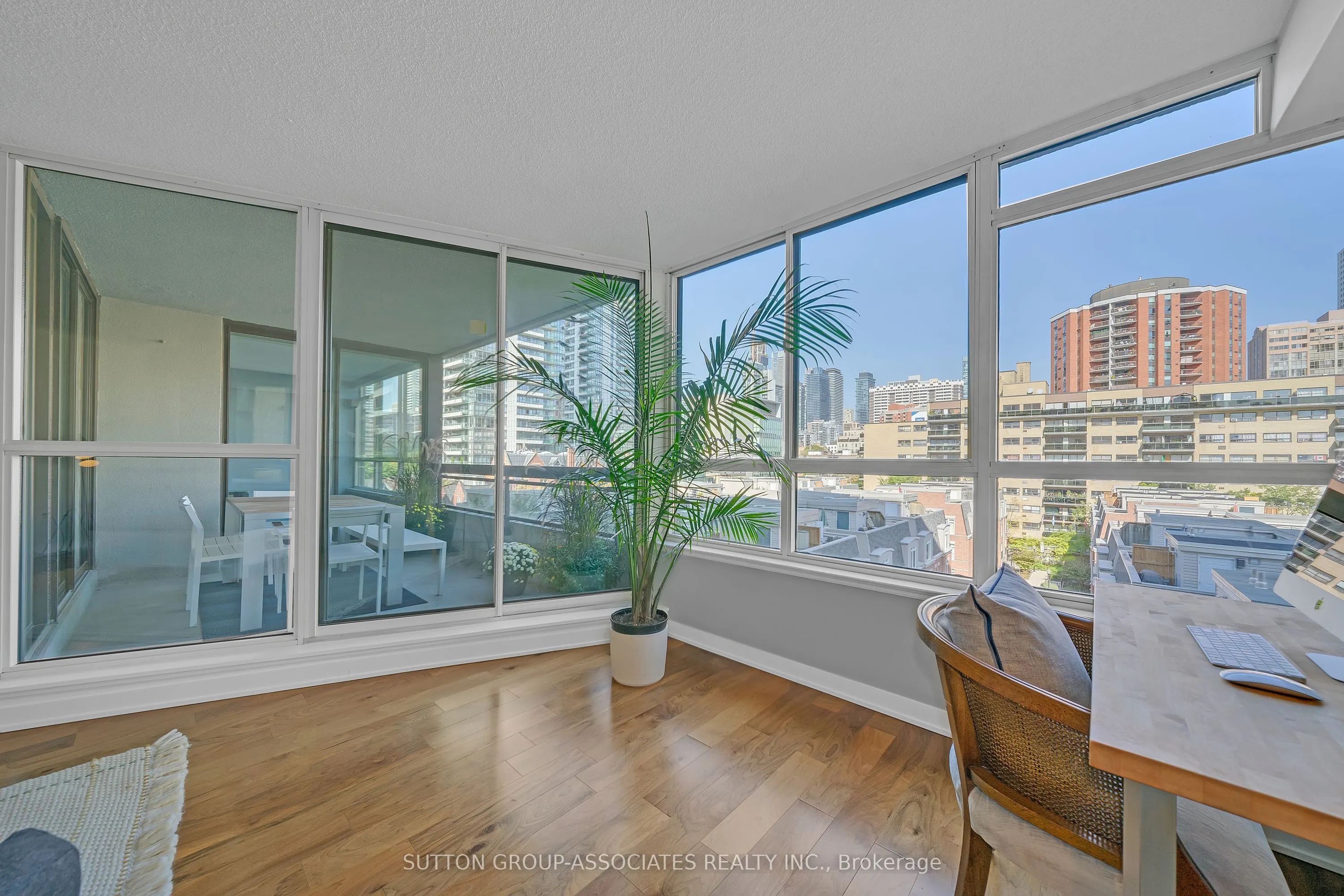 130 Carlton Street, #601