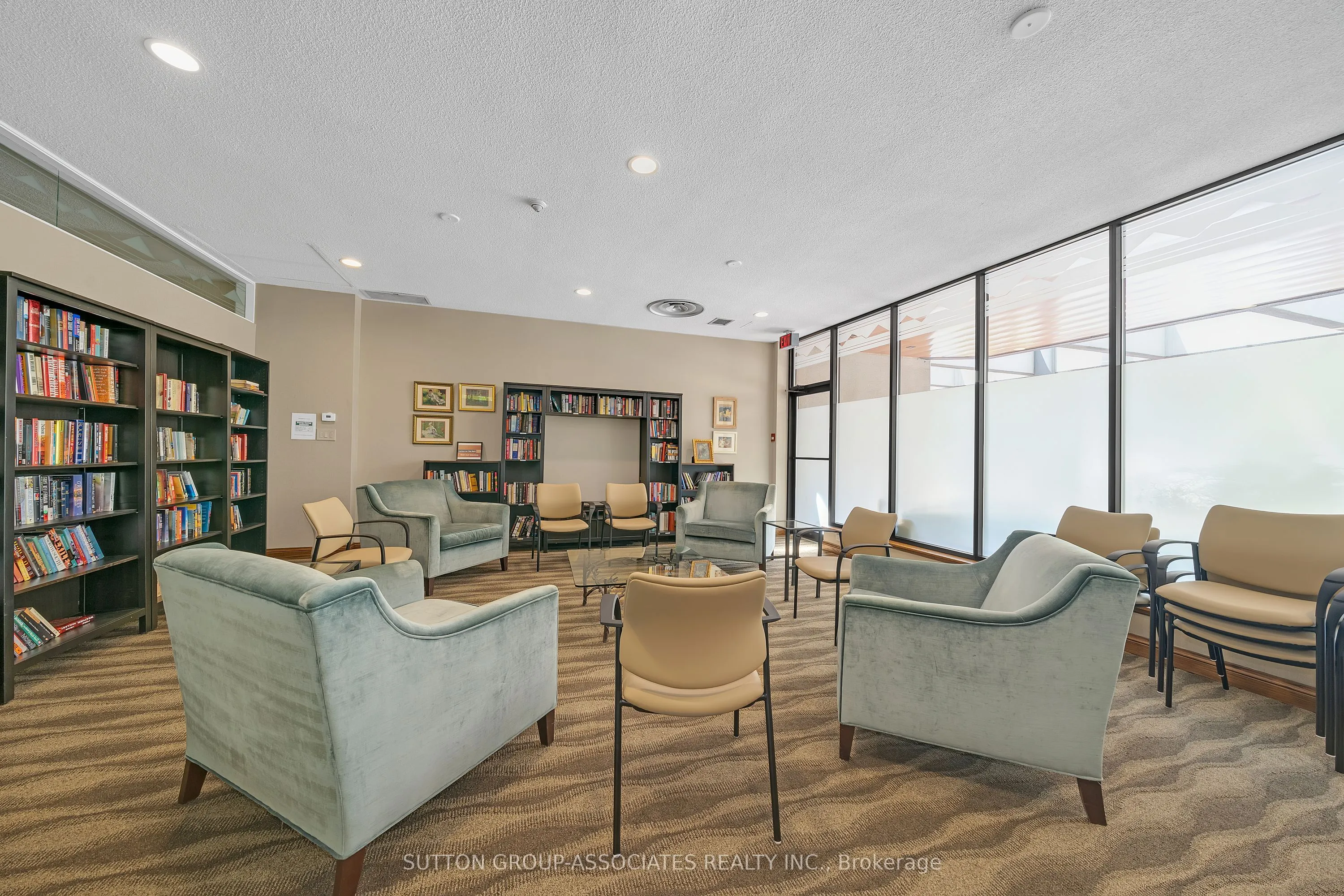 130 Carlton Street, #601