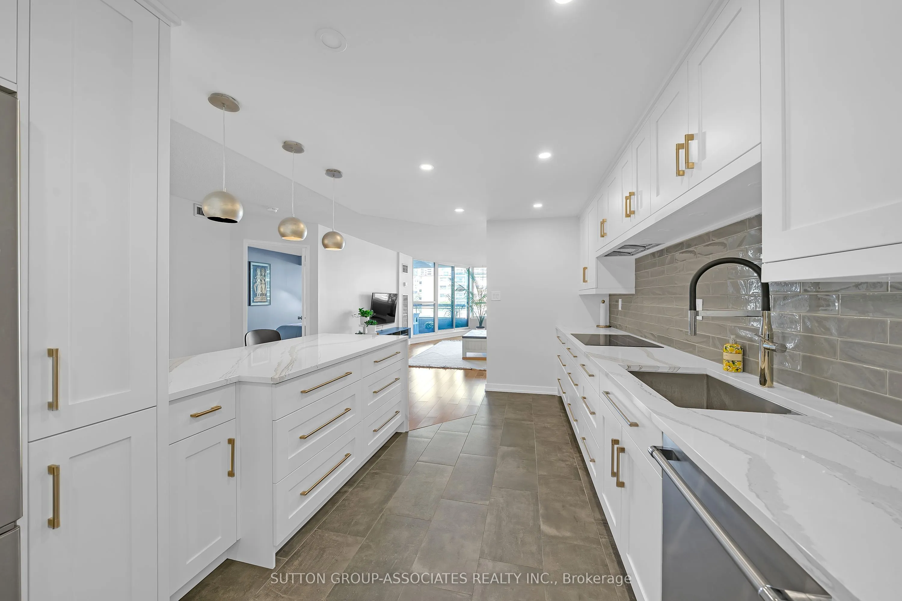 130 Carlton Street, #601