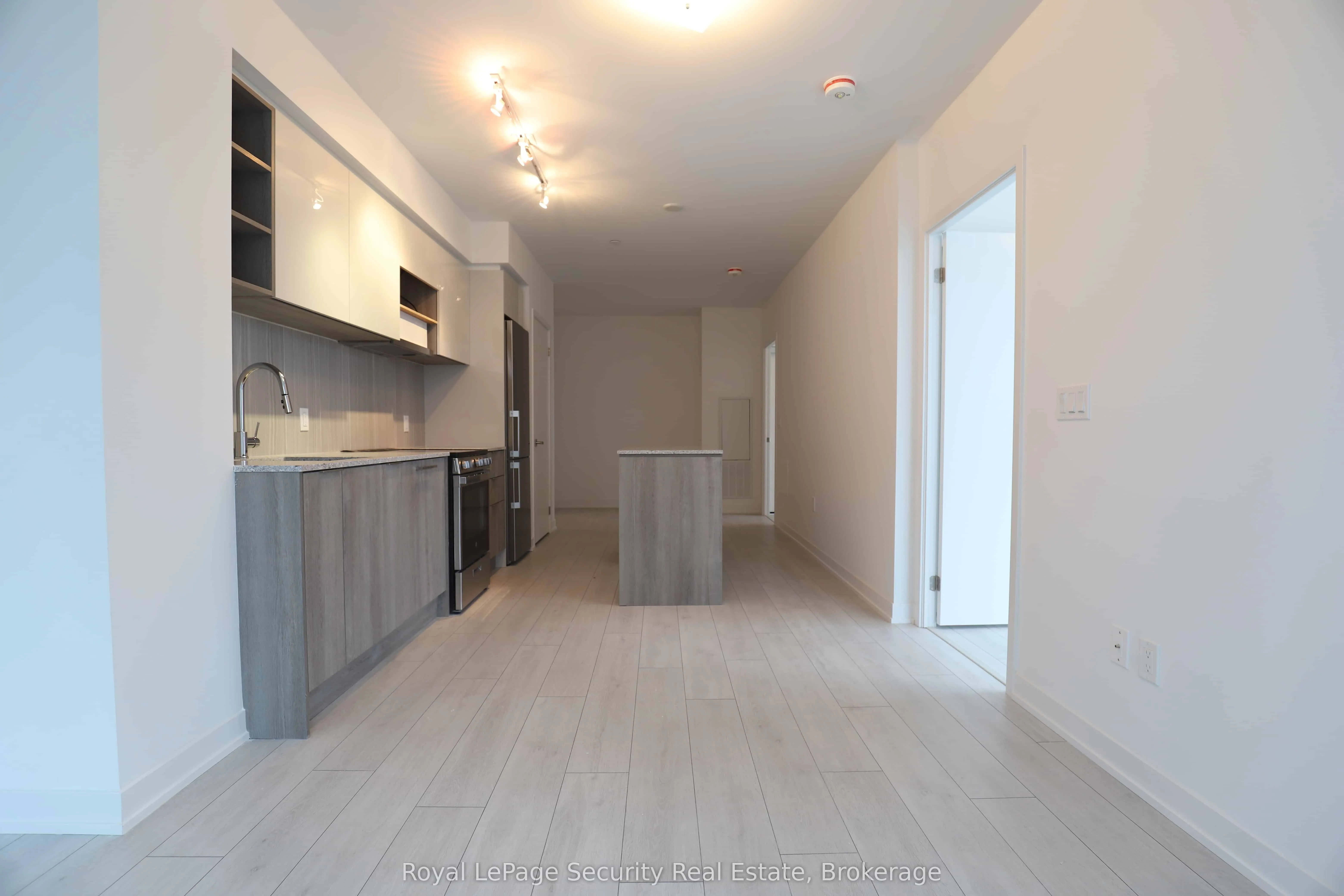 31 Tippett Road, #645