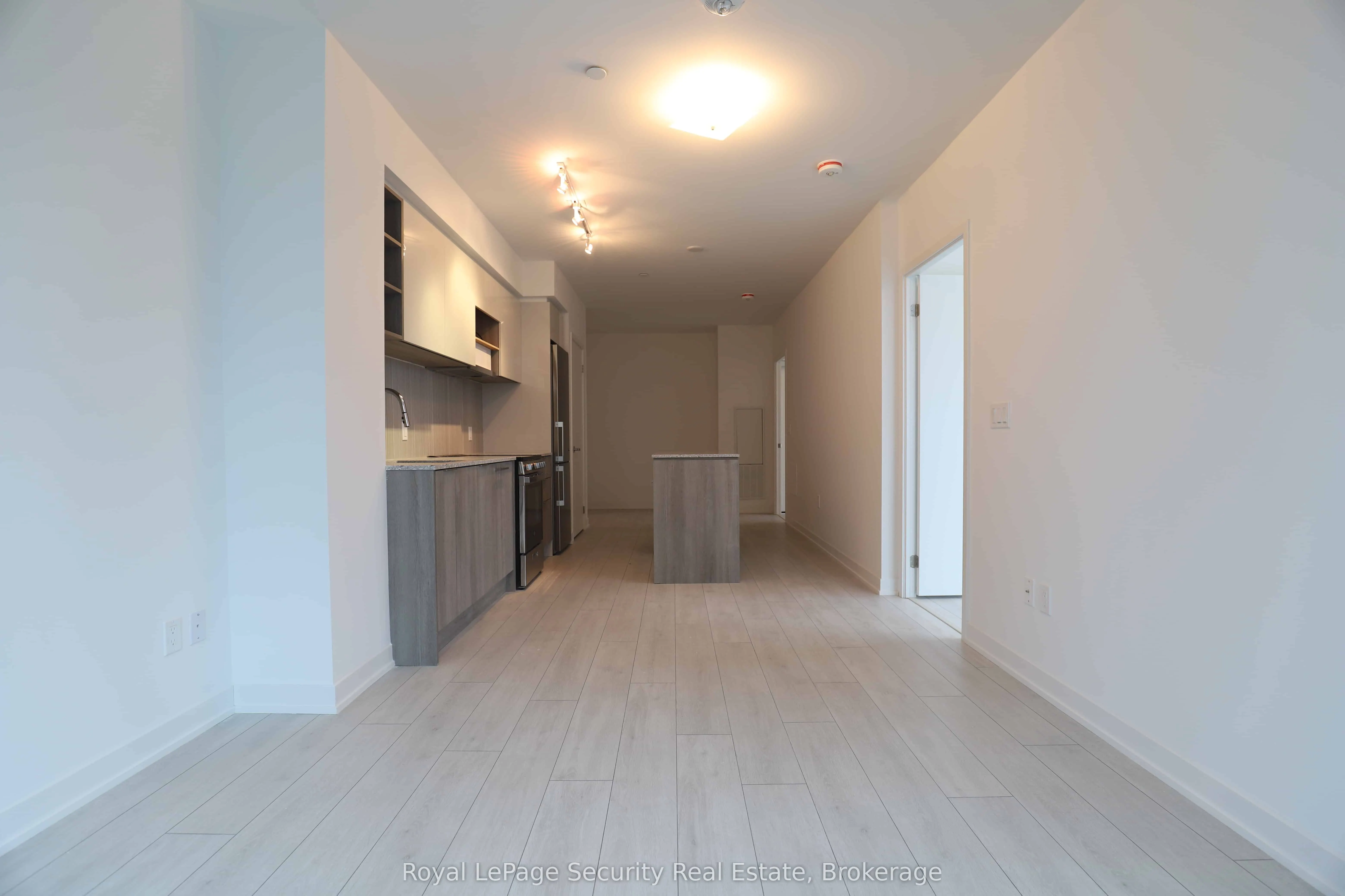 31 Tippett Road, #645