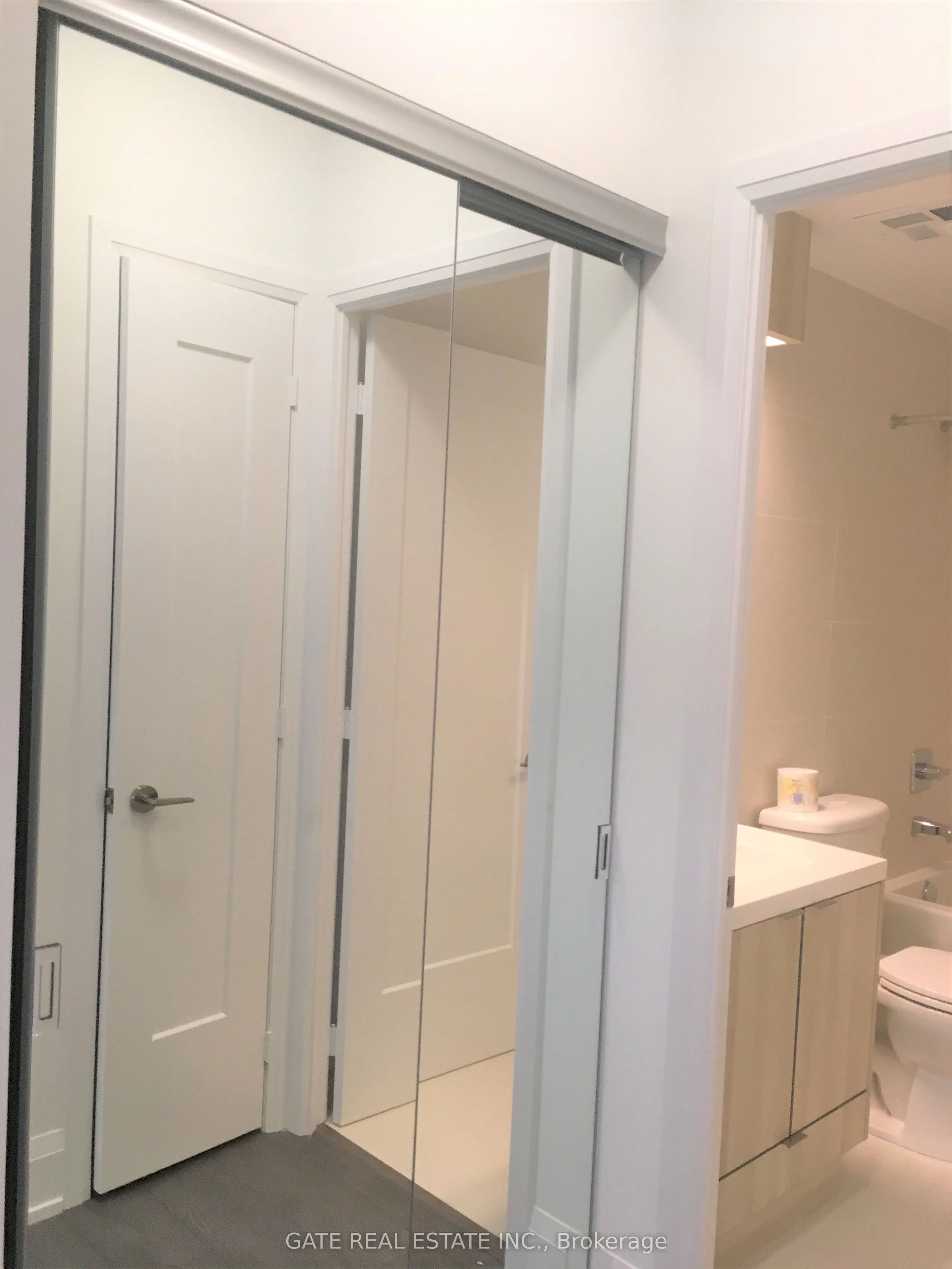 101 Erskine Avenue, #1403